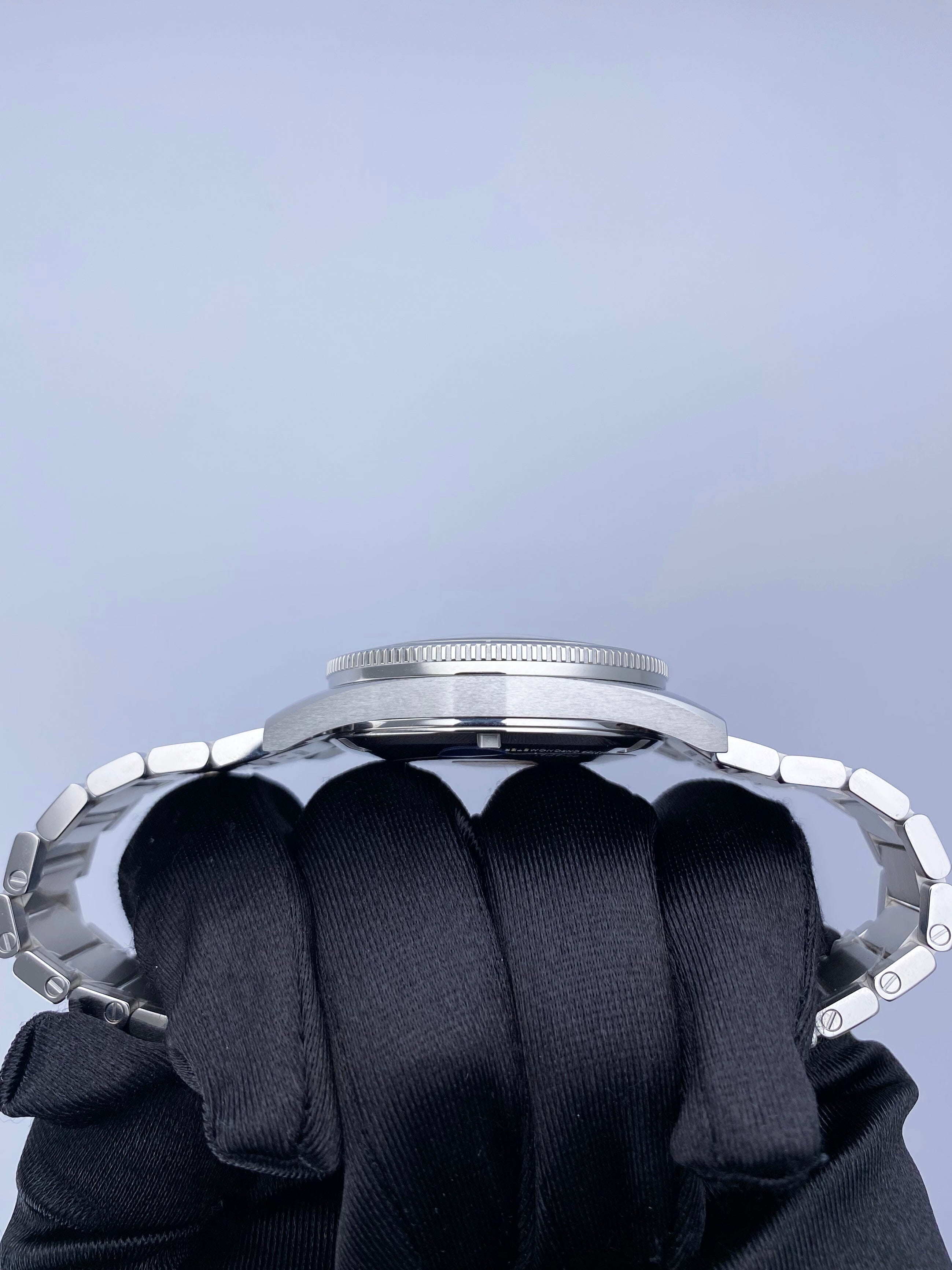 SWISS OMEGA Seamaster 金張ビンテージ 正確稼働　クロコ　箱 Omega Seamaster 300 Co-Axial Master Chronometer 41mm Bronze Gold