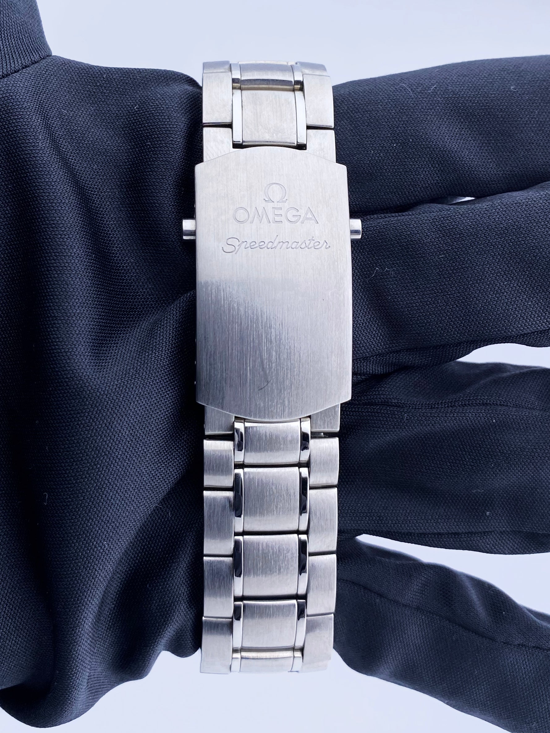 Omega Speedmaster 3232.14.04.001.001 Men's Watch Box & Papers