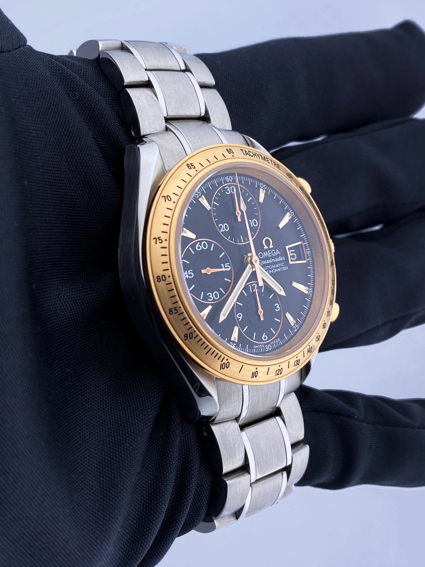 Omega Speedmaster 3232.14.04.001.001 Men's Watch Box & Papers