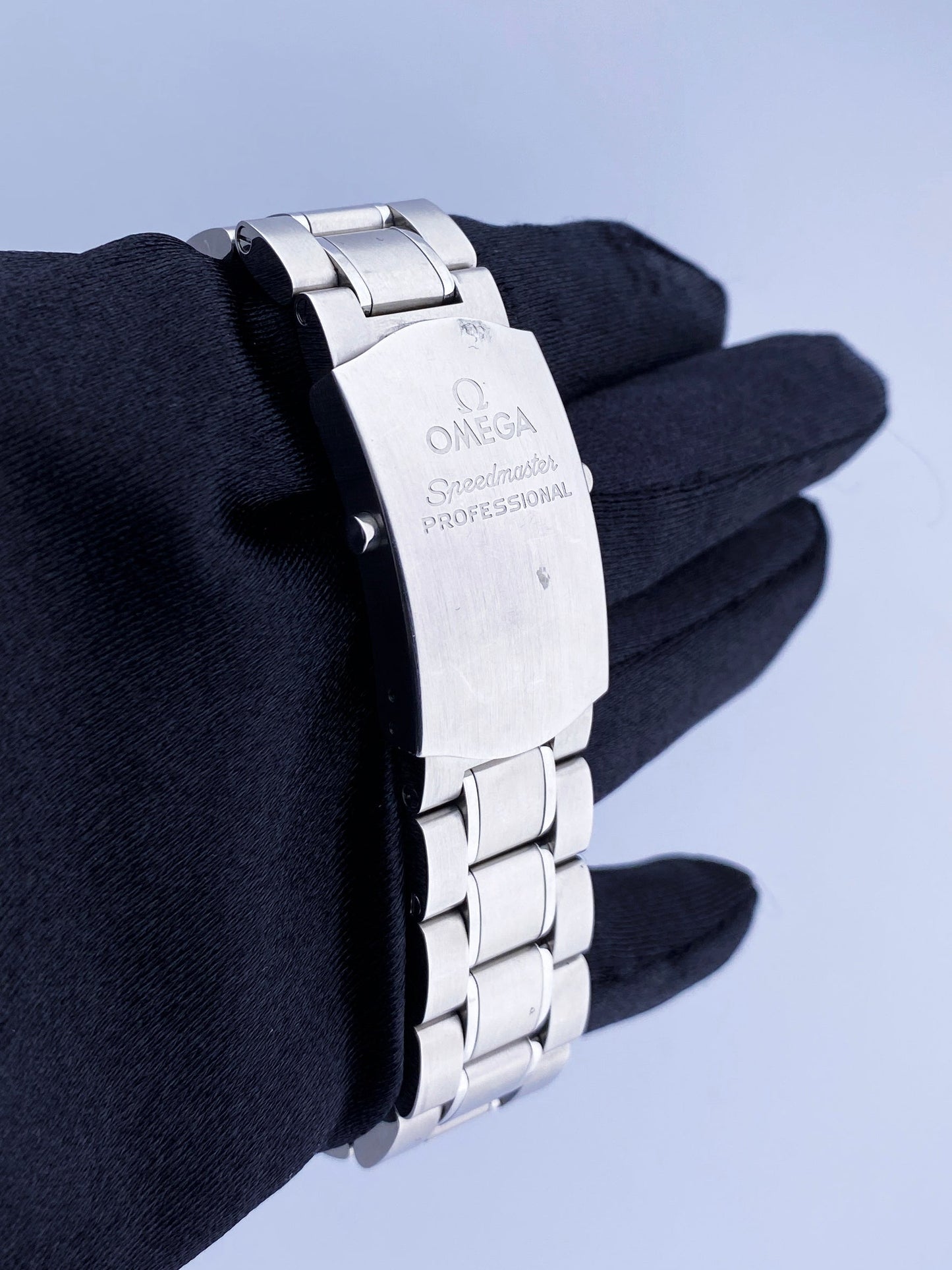 Omega Speedmaster 3570.50.00 Professional MOONWATCH Mens Watch
