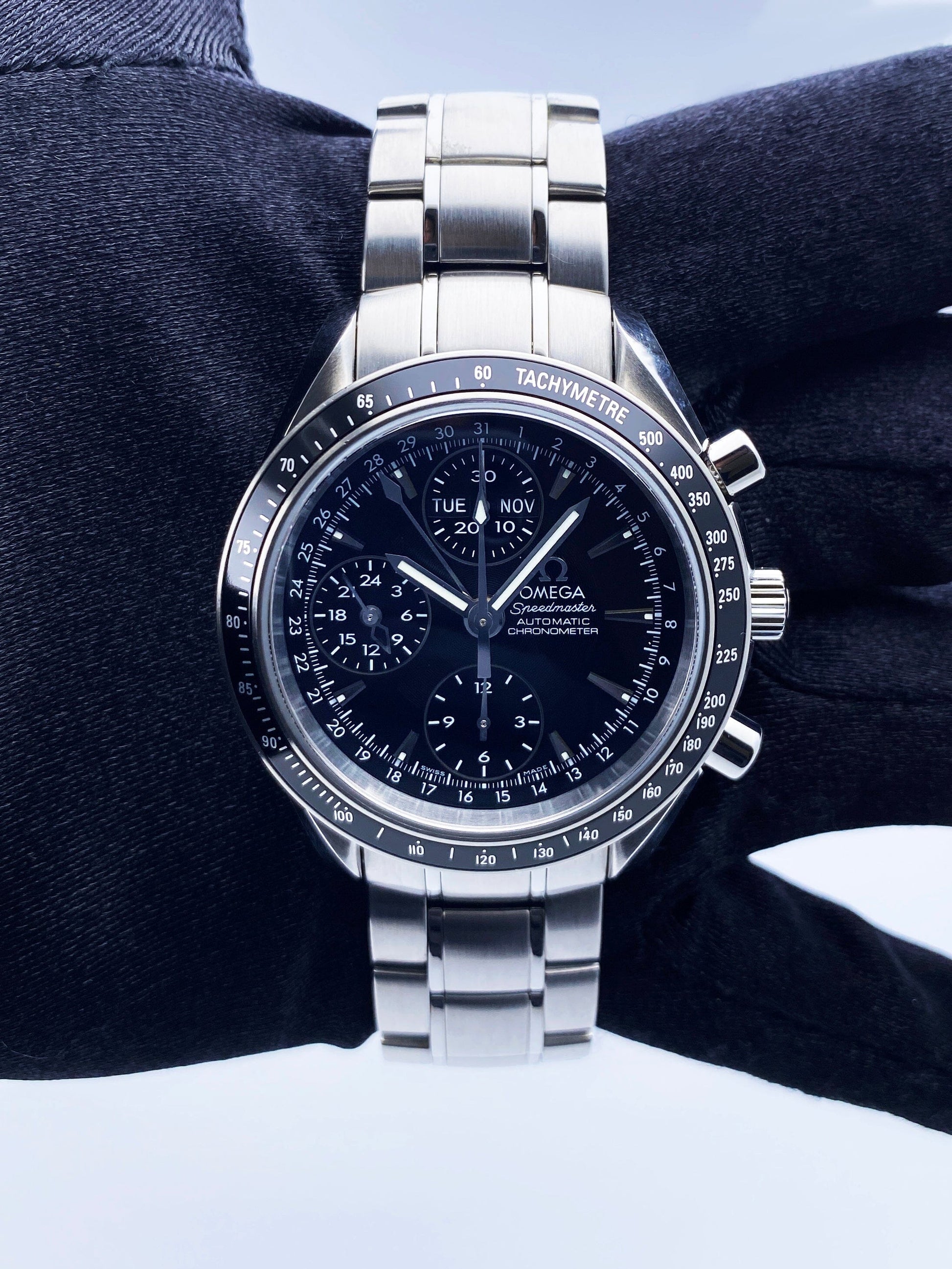 Omega Speedmaster Day Date 3220.50.00 Mens Watch Full Set
