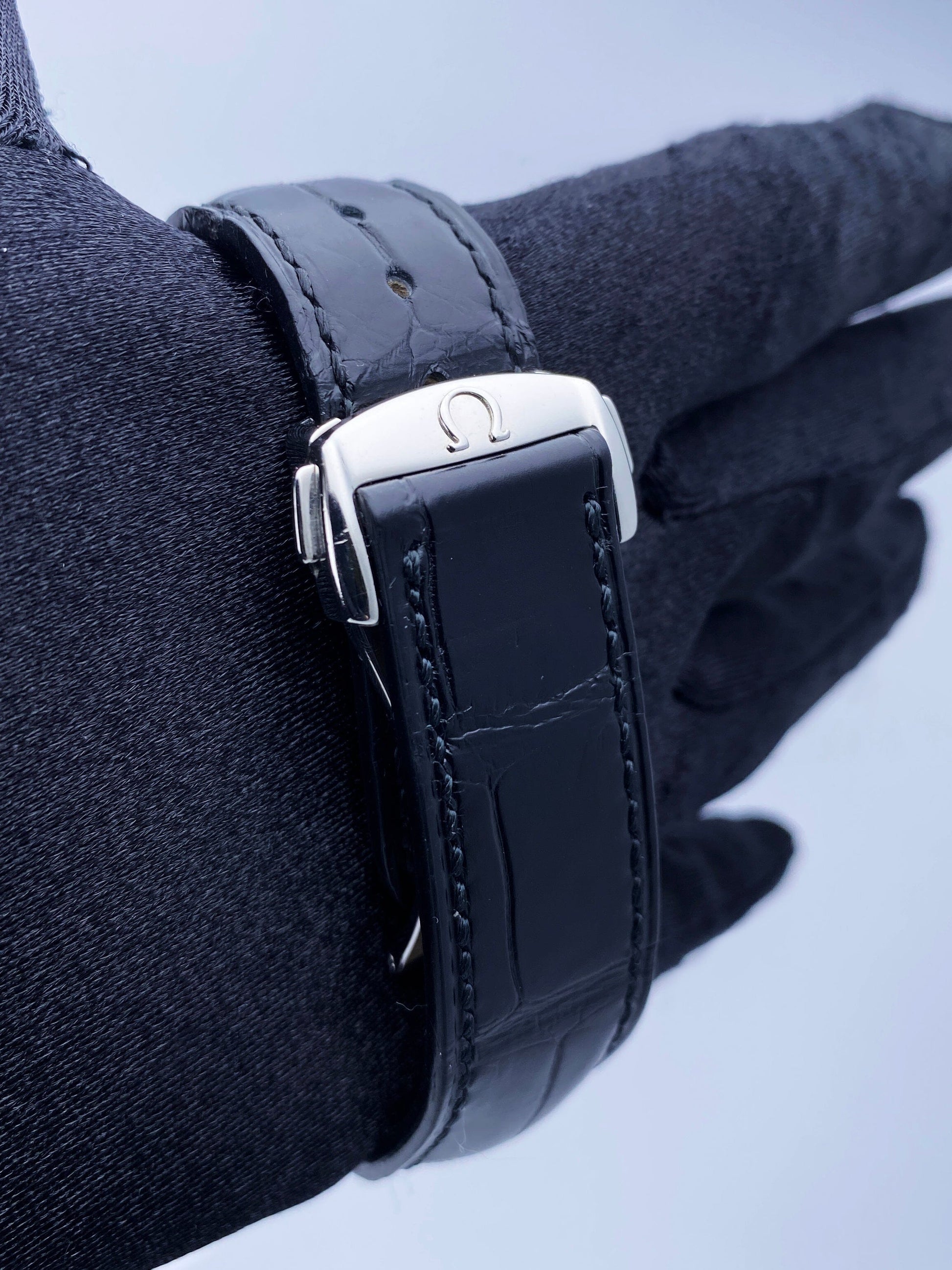 Omega Speedmaster Day Date 3220.50.00 Mens Watch Full Set