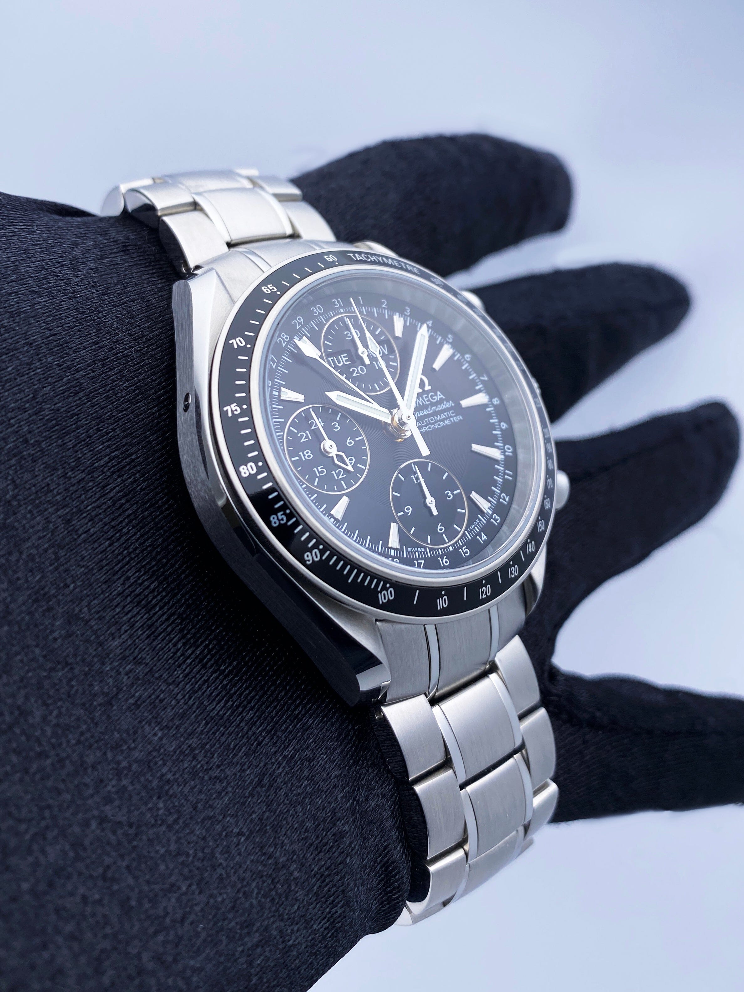 Omega Speedmaster Day Date 3220.50.00 Mens Watch Full Set – Phigora