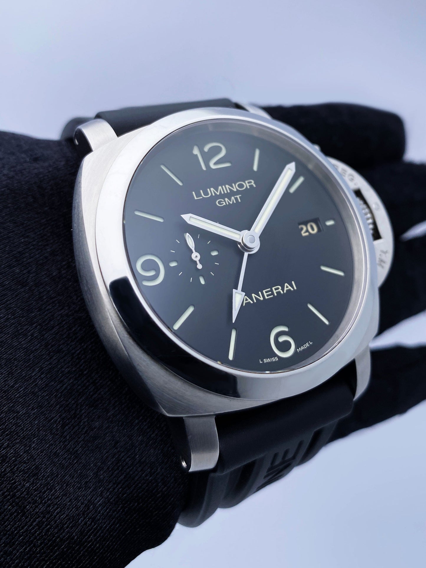 Panerai Luminor 1950 3 Days GMT PAM 320 Mens Watch