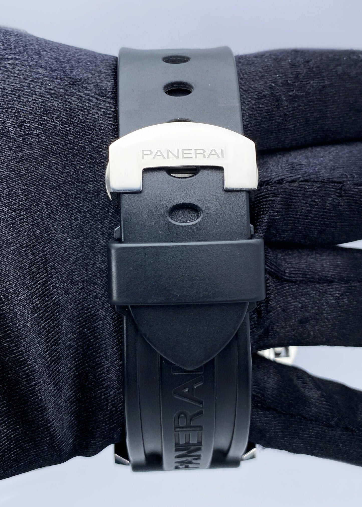 Panerai Luminor Power Reserve PAM00090 Mens Watch Box Papers