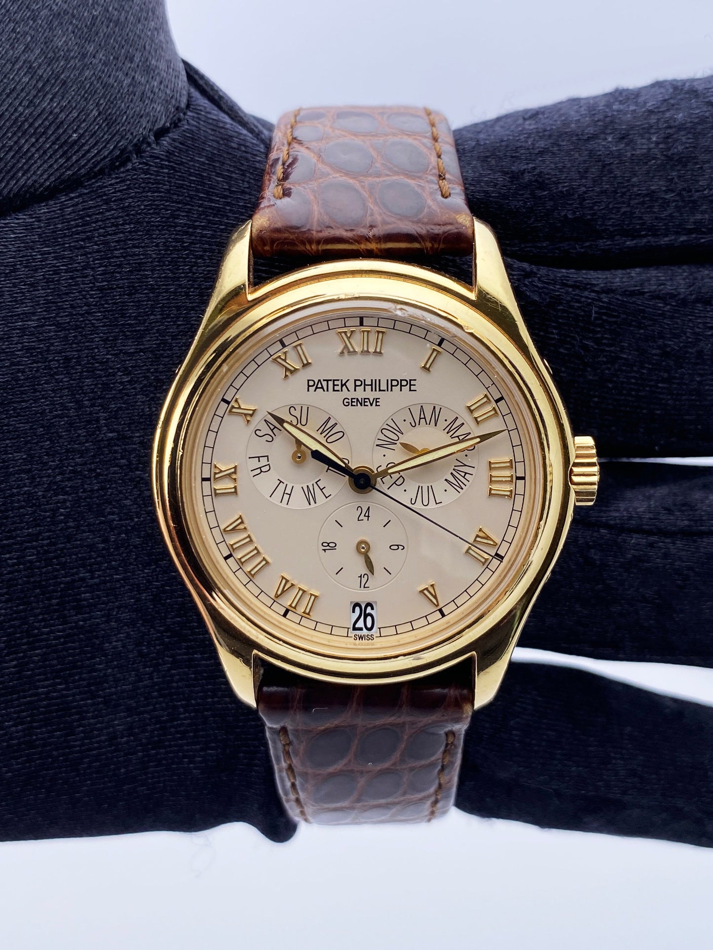 Patek Philippe Annual Calendar 5035J Mens Watch