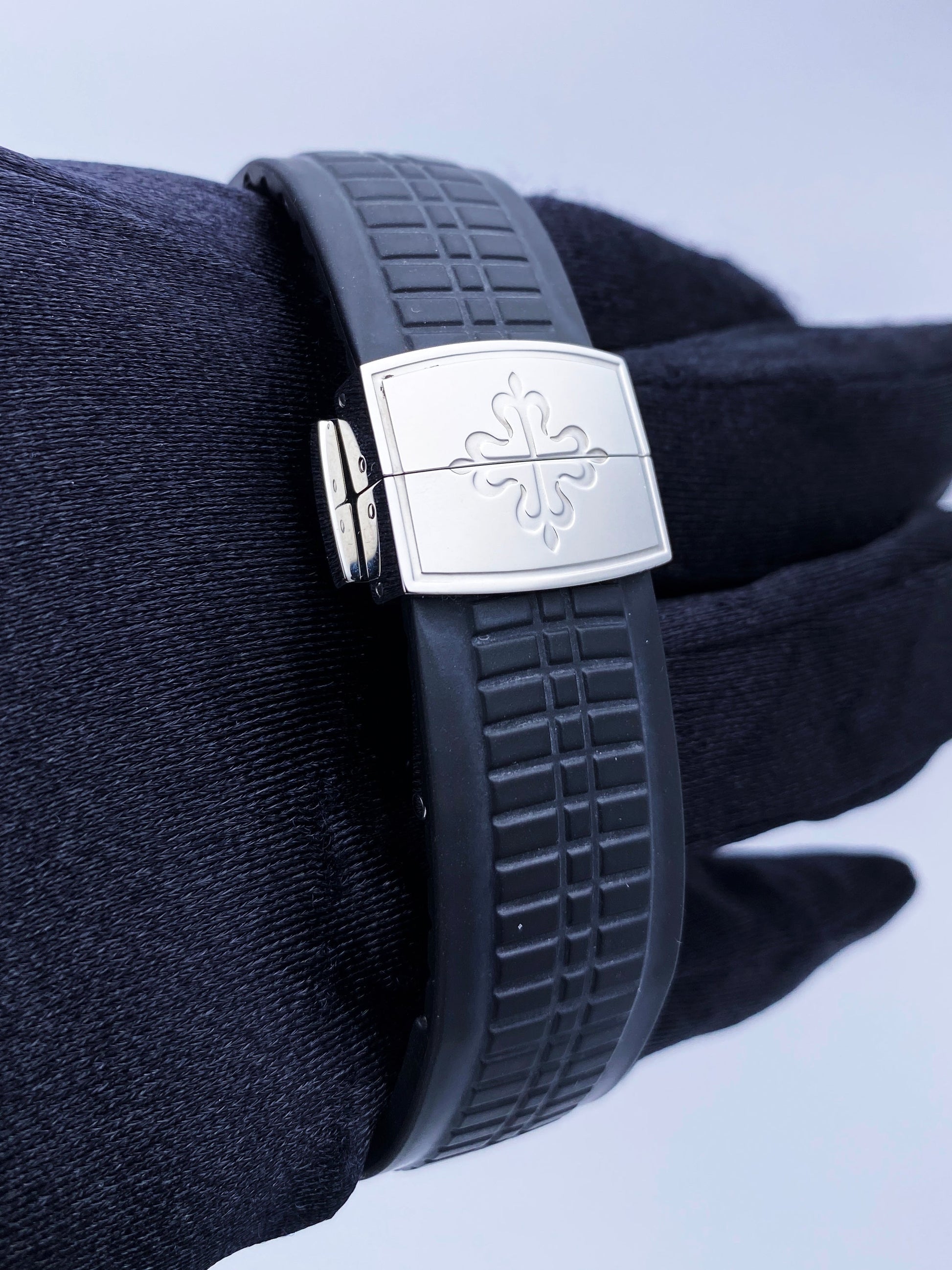 Patek Philippe Aquanaut 5167A-001 Black Dial Mens Watch - Virtual