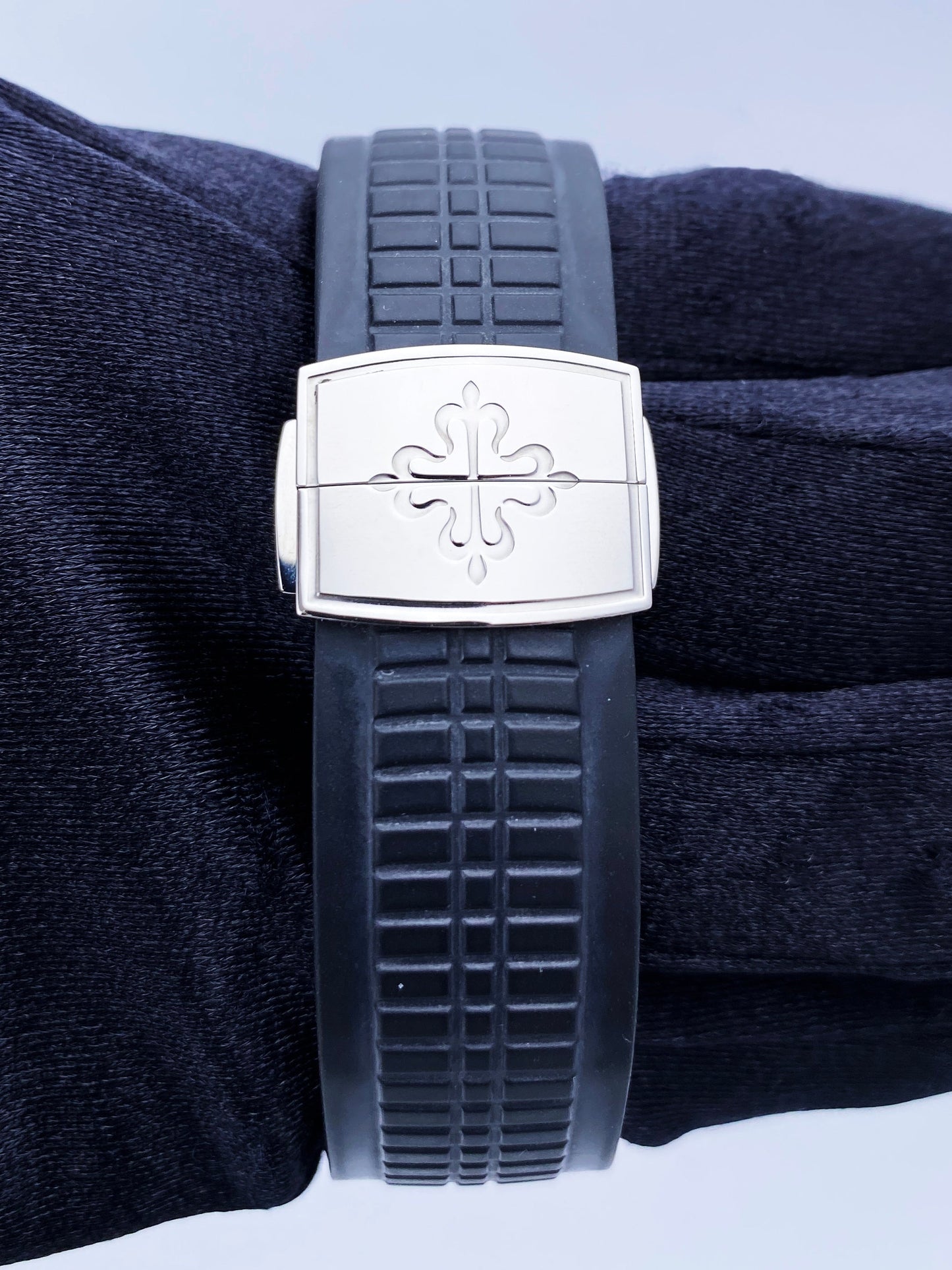 Patek Philippe Aquanaut 5167A-001 Black Dial Mens Watch - Virtual