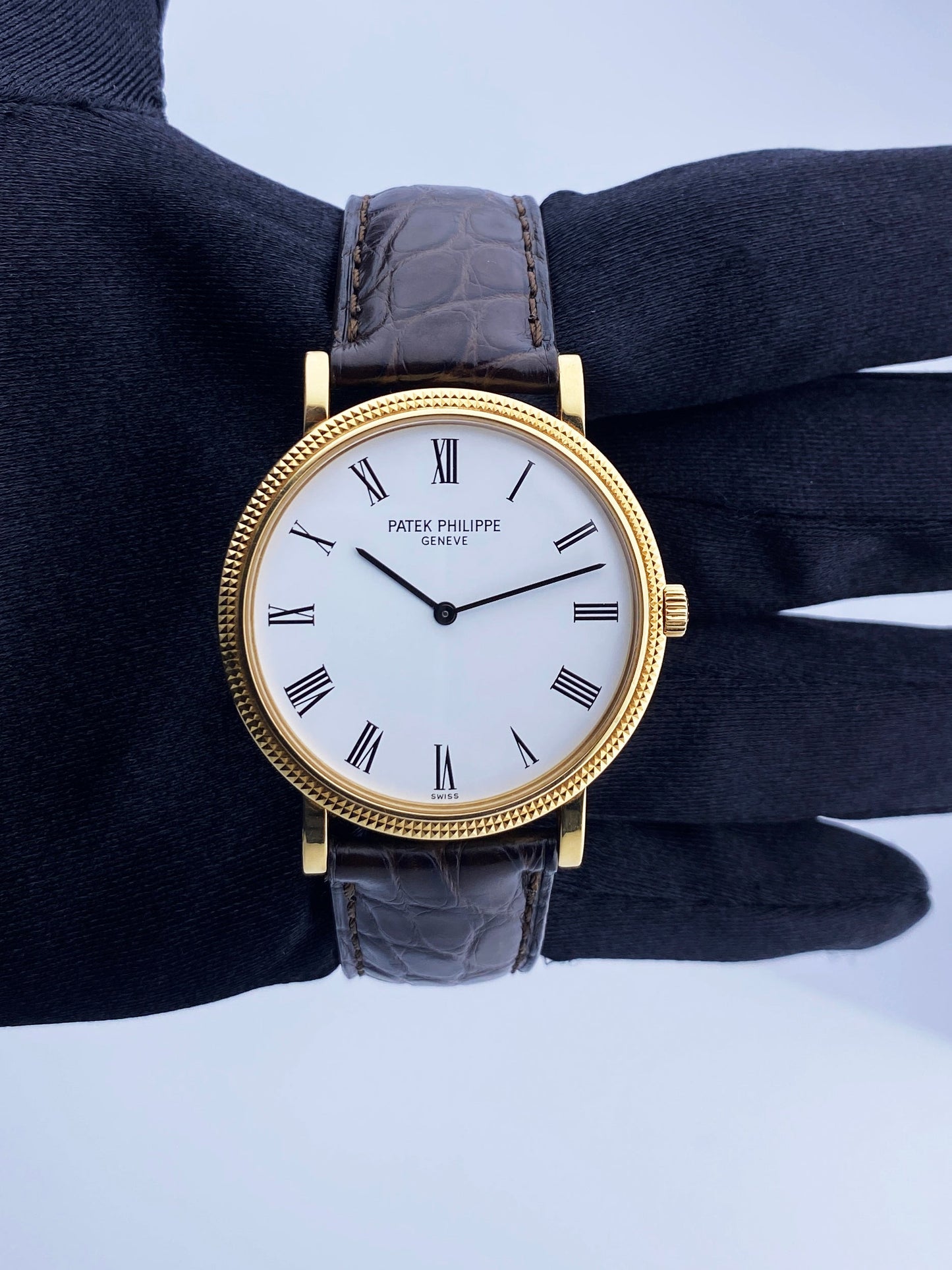 Patek Philippe Calatrava 5120J 18K Yellow Gold Mens Watch Box Papers