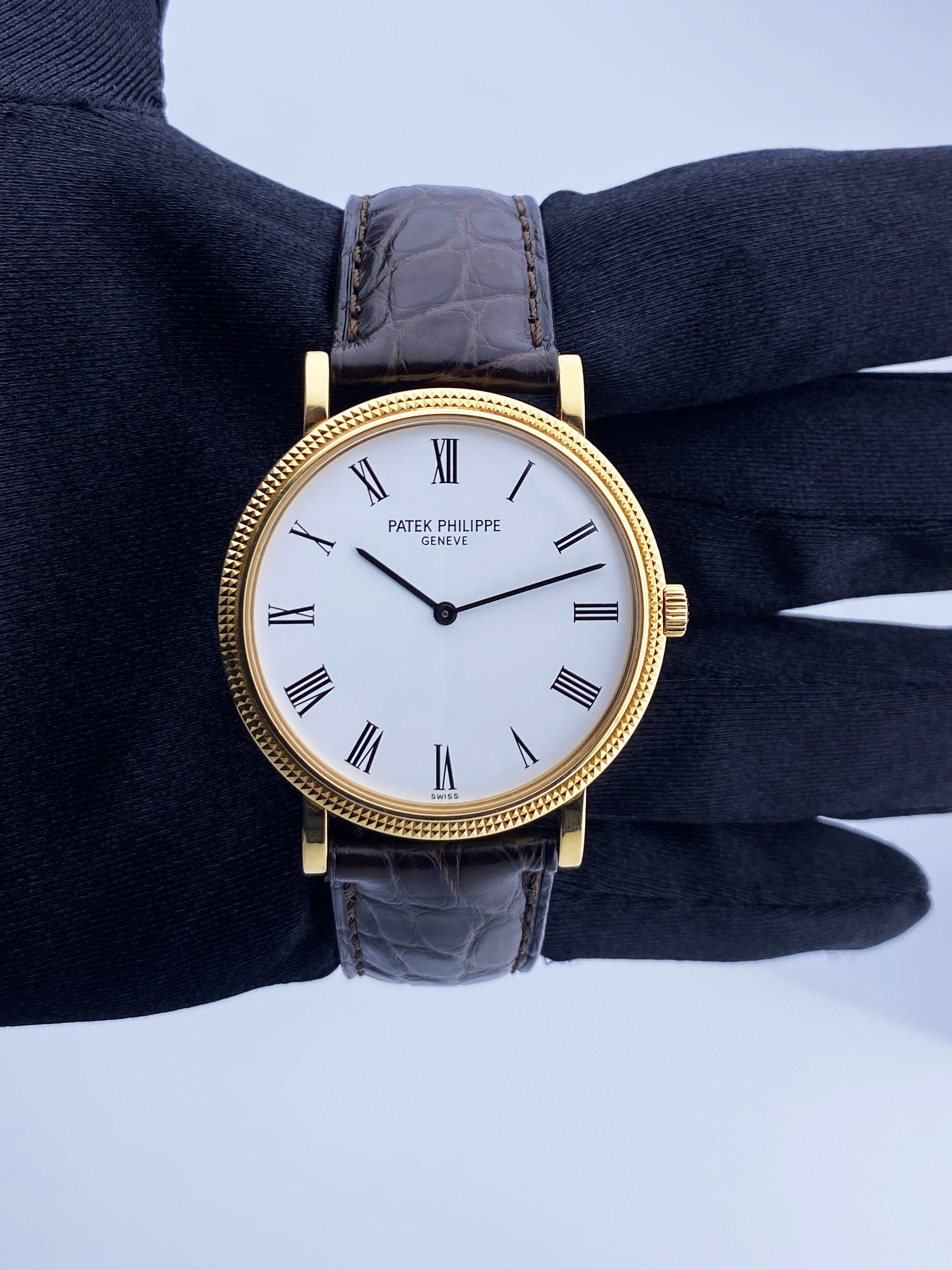 Patek Philippe Calatrava 5120J 18K Yellow Gold Mens Watch Box Papers