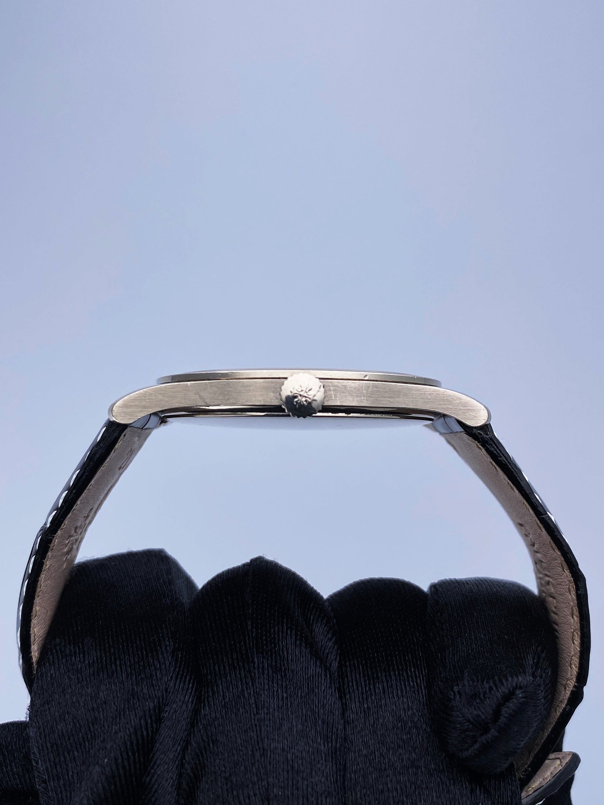 Patek Philippe Calatrava 5196G 18K White Gold Mens Watch