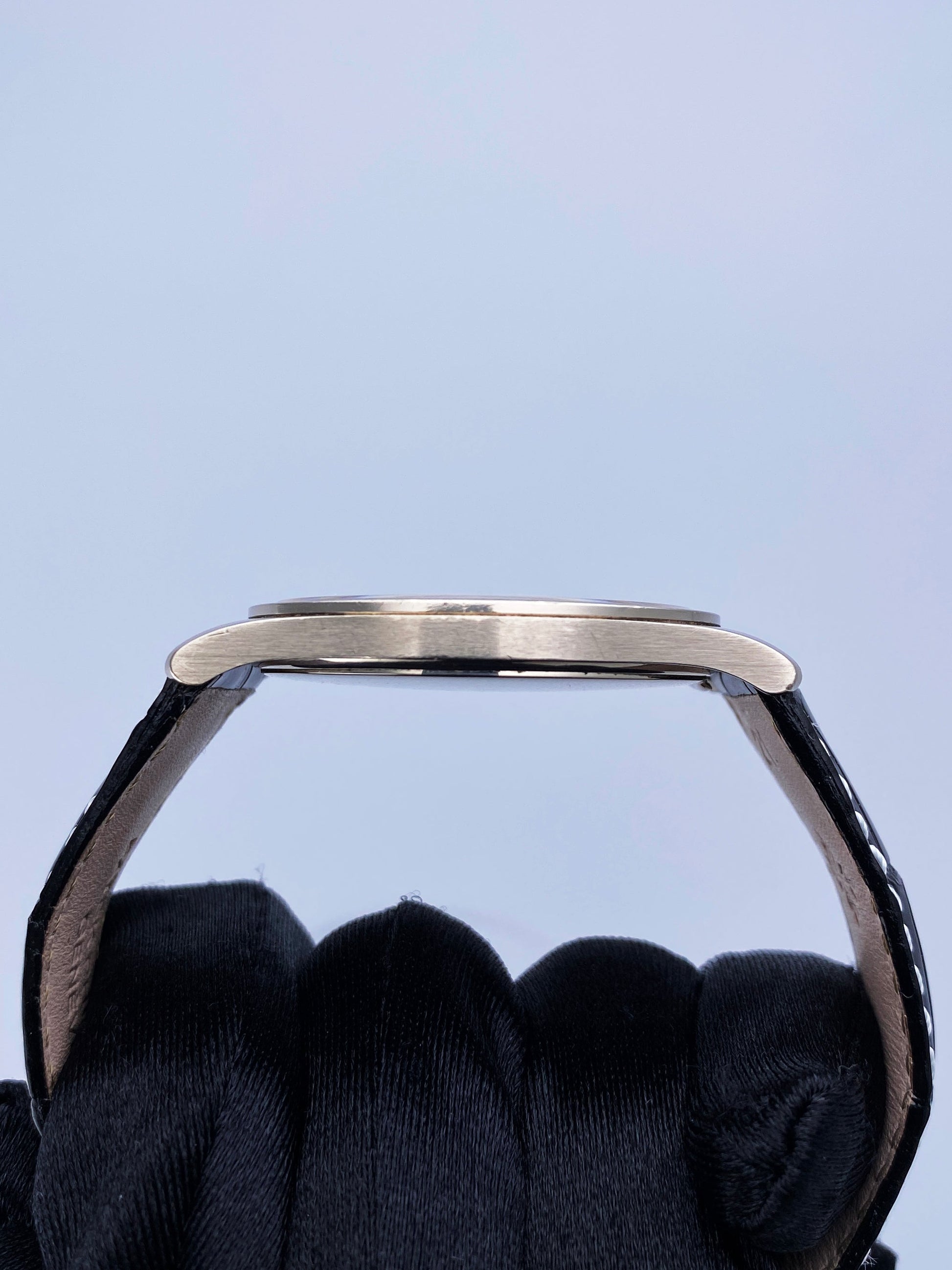 Patek Philippe Calatrava 5196G 18K White Gold Mens Watch