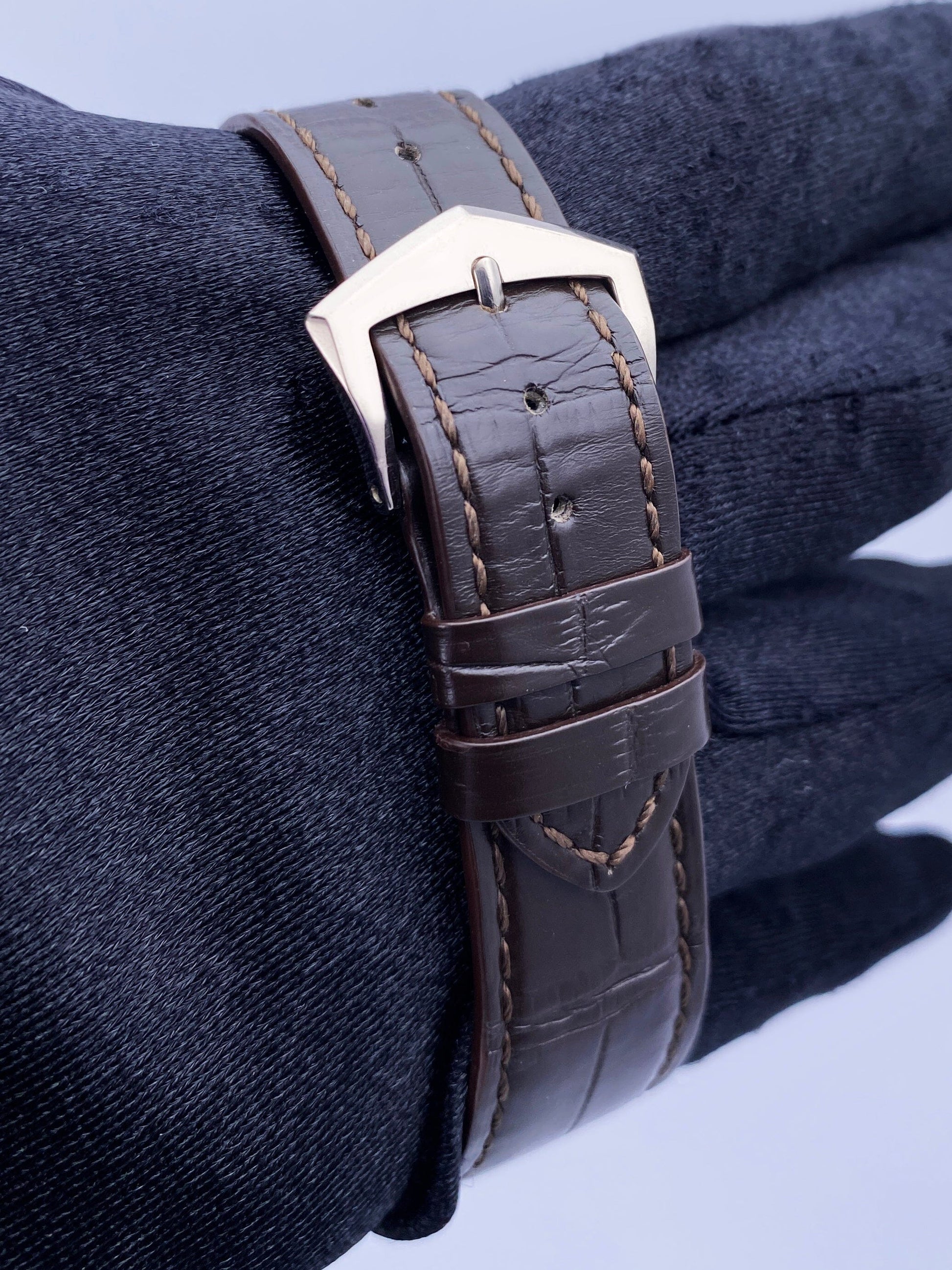Patek Philippe Calatrava 5196G 18K White Gold Mens Watch