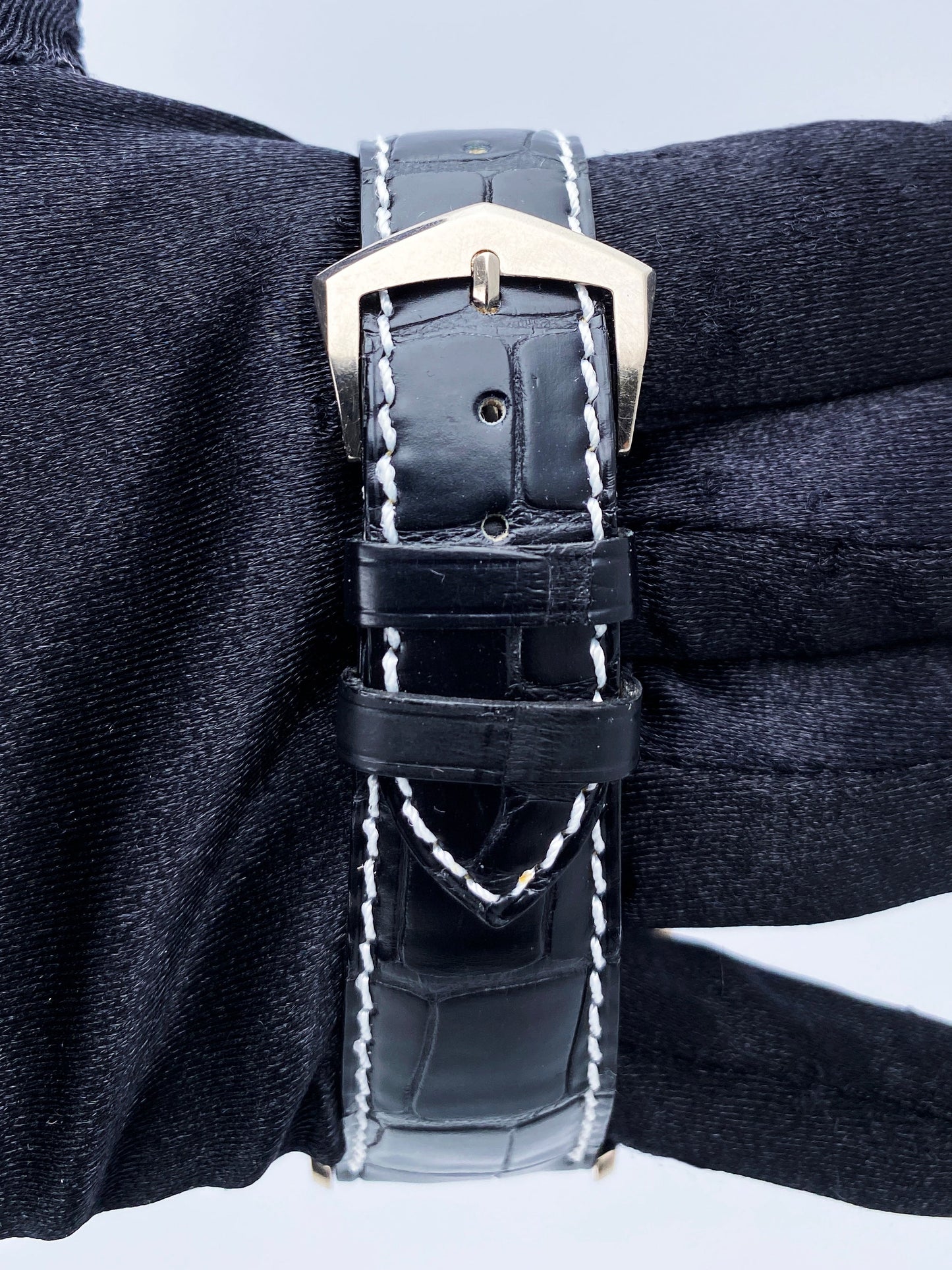 Patek Philippe Calatrava 5196G 18K White Gold Mens Watch