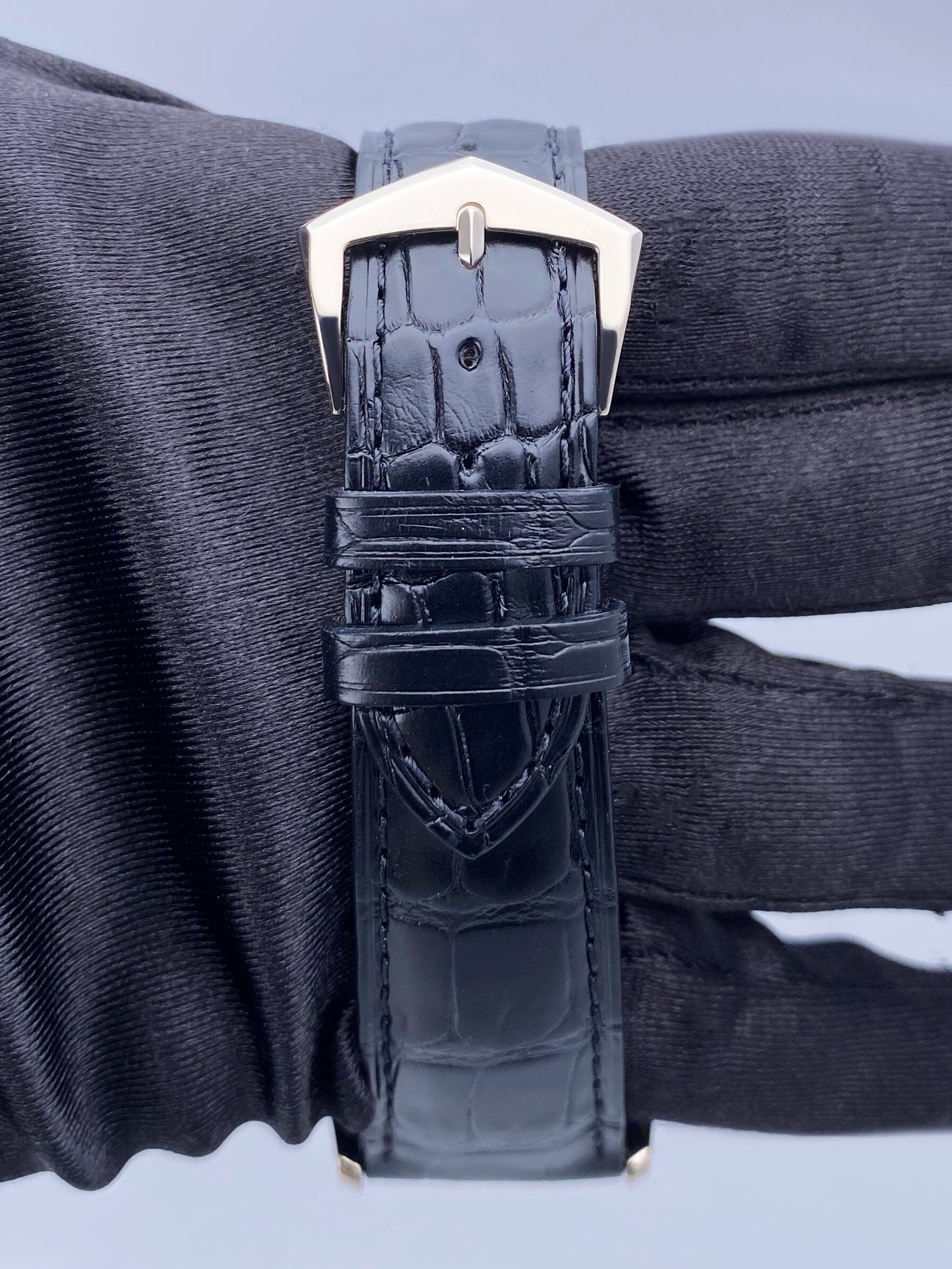 Patek Philippe Calatrava 5196G 18K White Gold Mens Watch