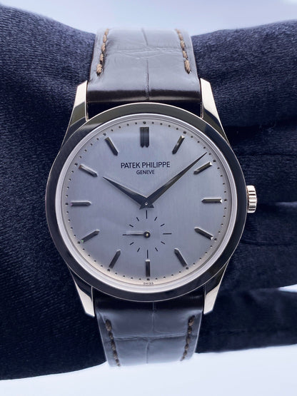Patek Philippe Calatrava 5196G 18K White Gold Mens Watch