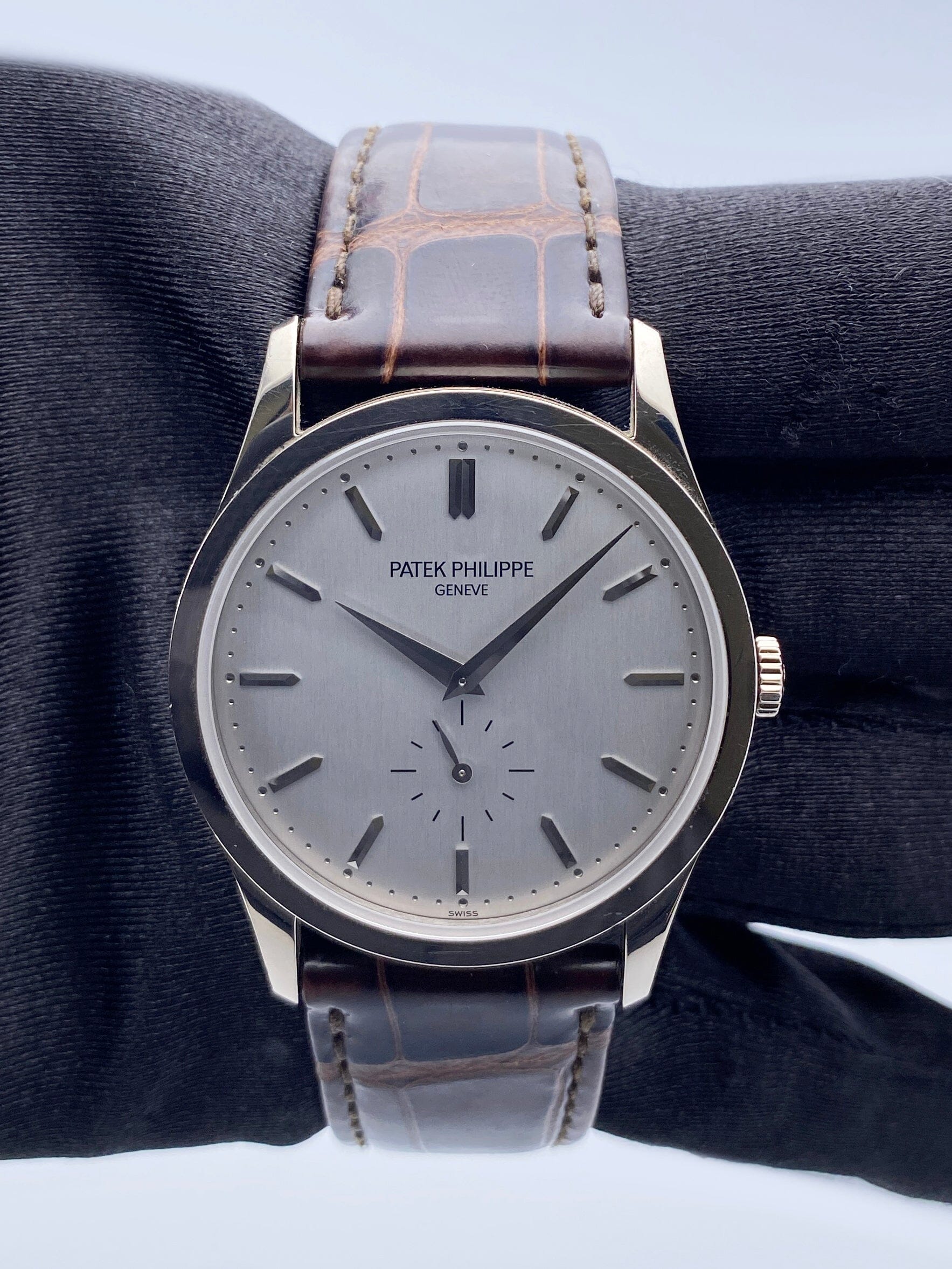 Patek Philippe Calatrava 5196G 18K White Gold Mens Watch Box Papers