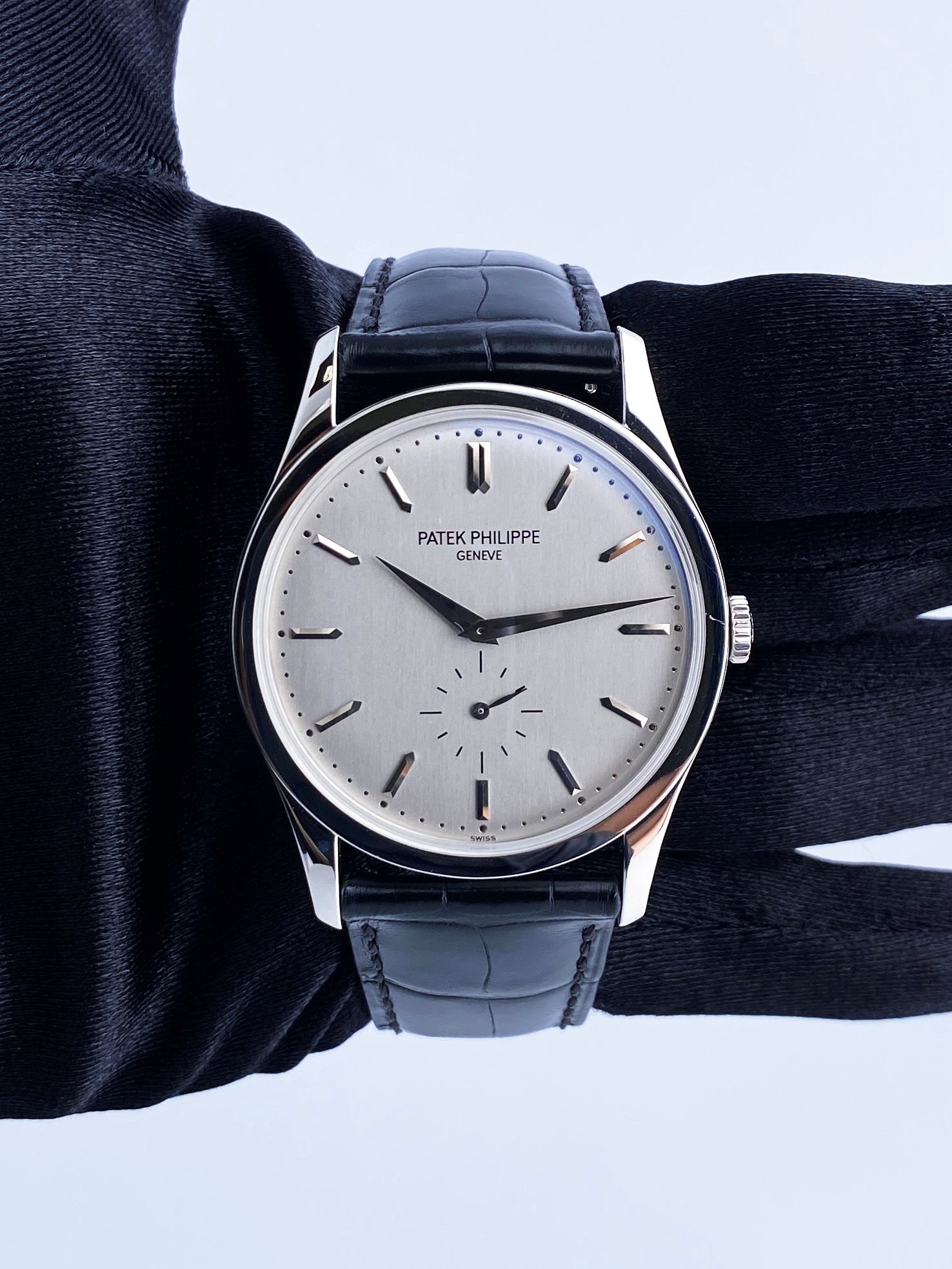 Patek Philippe Calatrava 5196G White Gold Mens Watch - Virtual