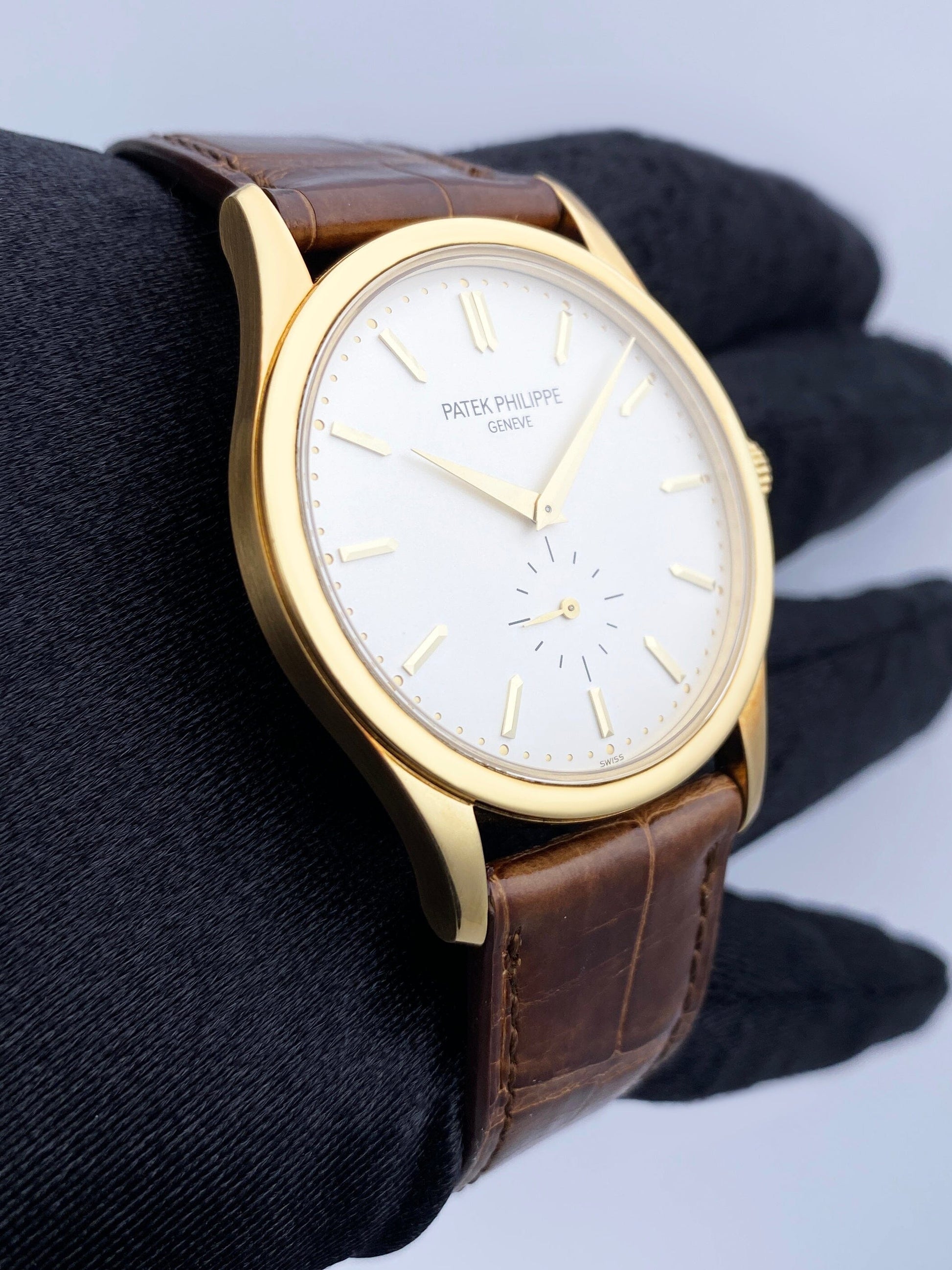 Patek Philippe Calatrava 5196J 18K Yellow Gold Mens Watch Box Papers - Virtual
