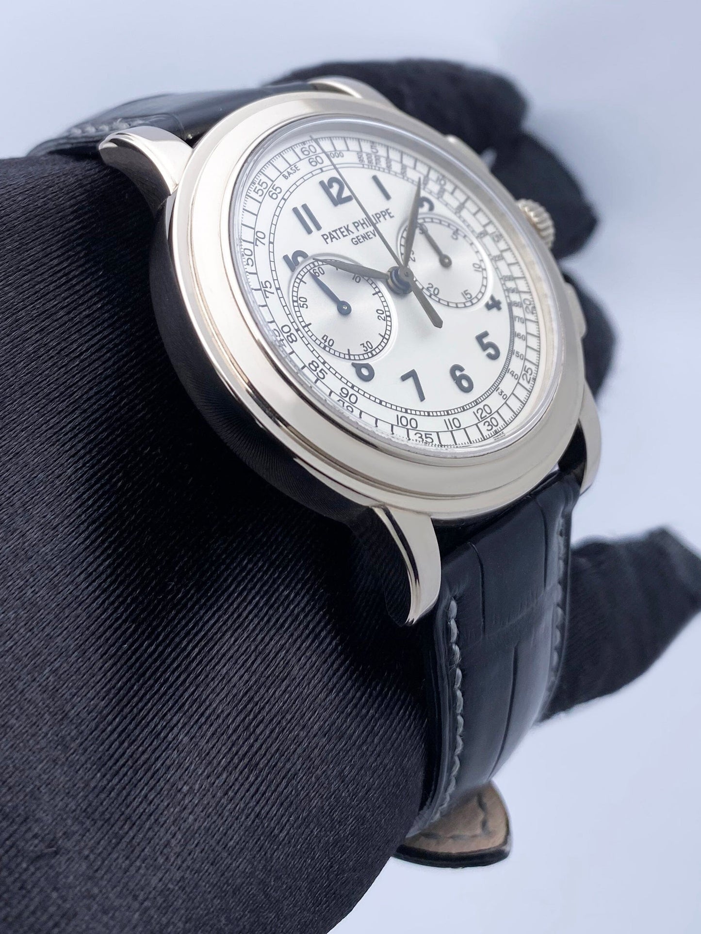 Patek Philippe Complications Chronograph 5070G Silver Dial Mens Watch Box Papers