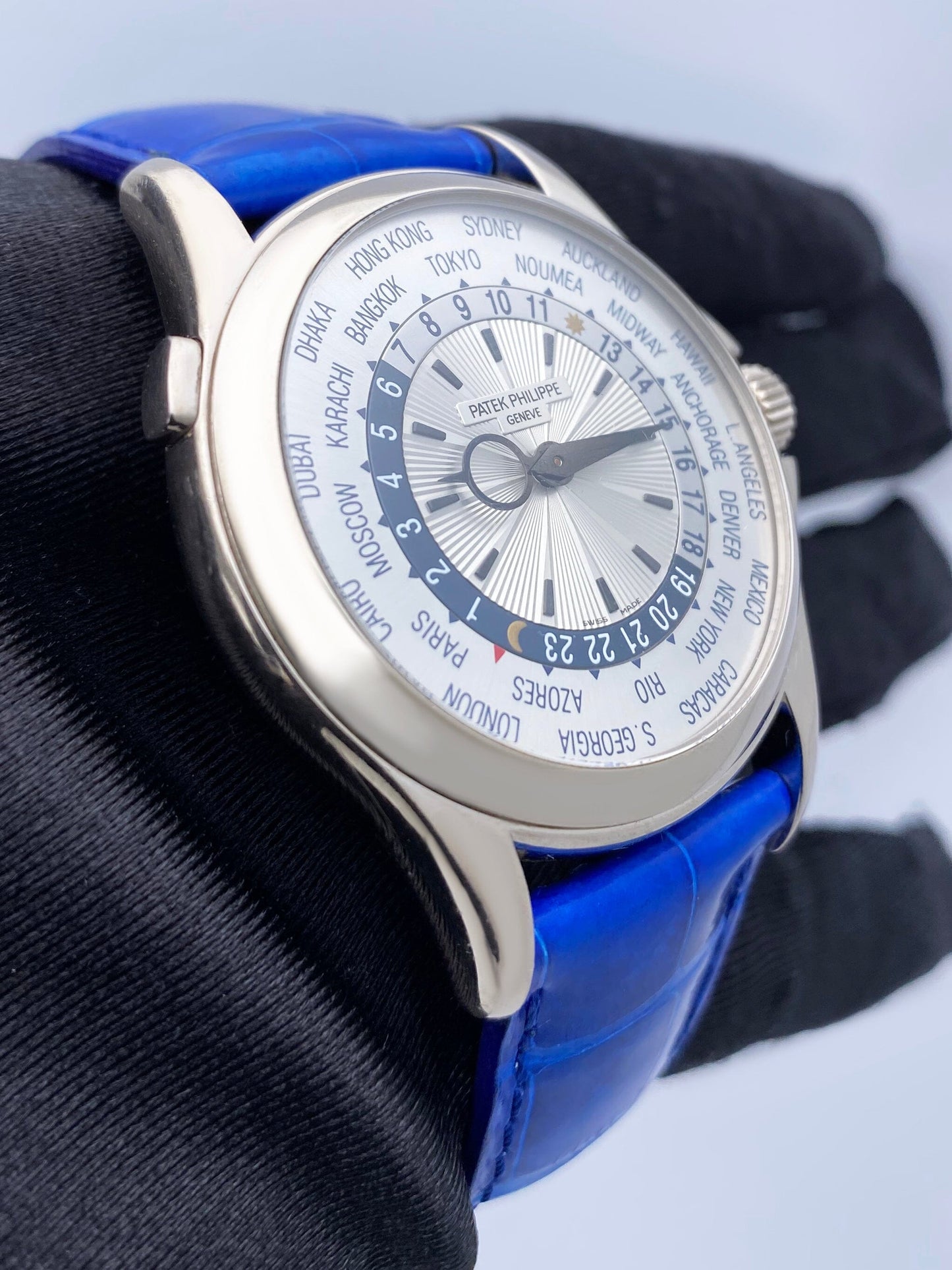 Patek Philippe Complications World Time 5130G Mens Watch Box Papers