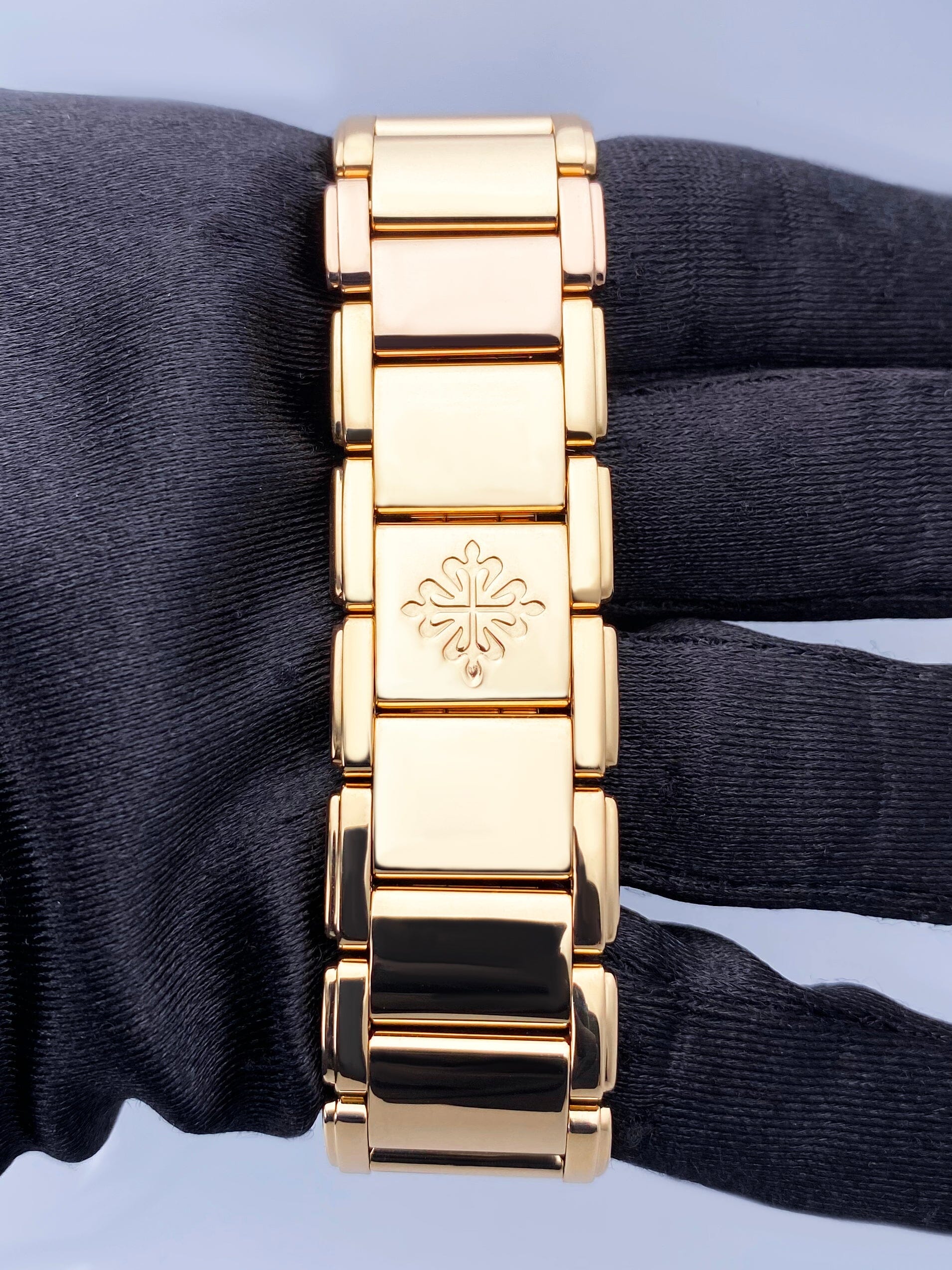 Patek Philippe Twenty-4 4908/11R White Dial Ladies Watch With Archives - Watches