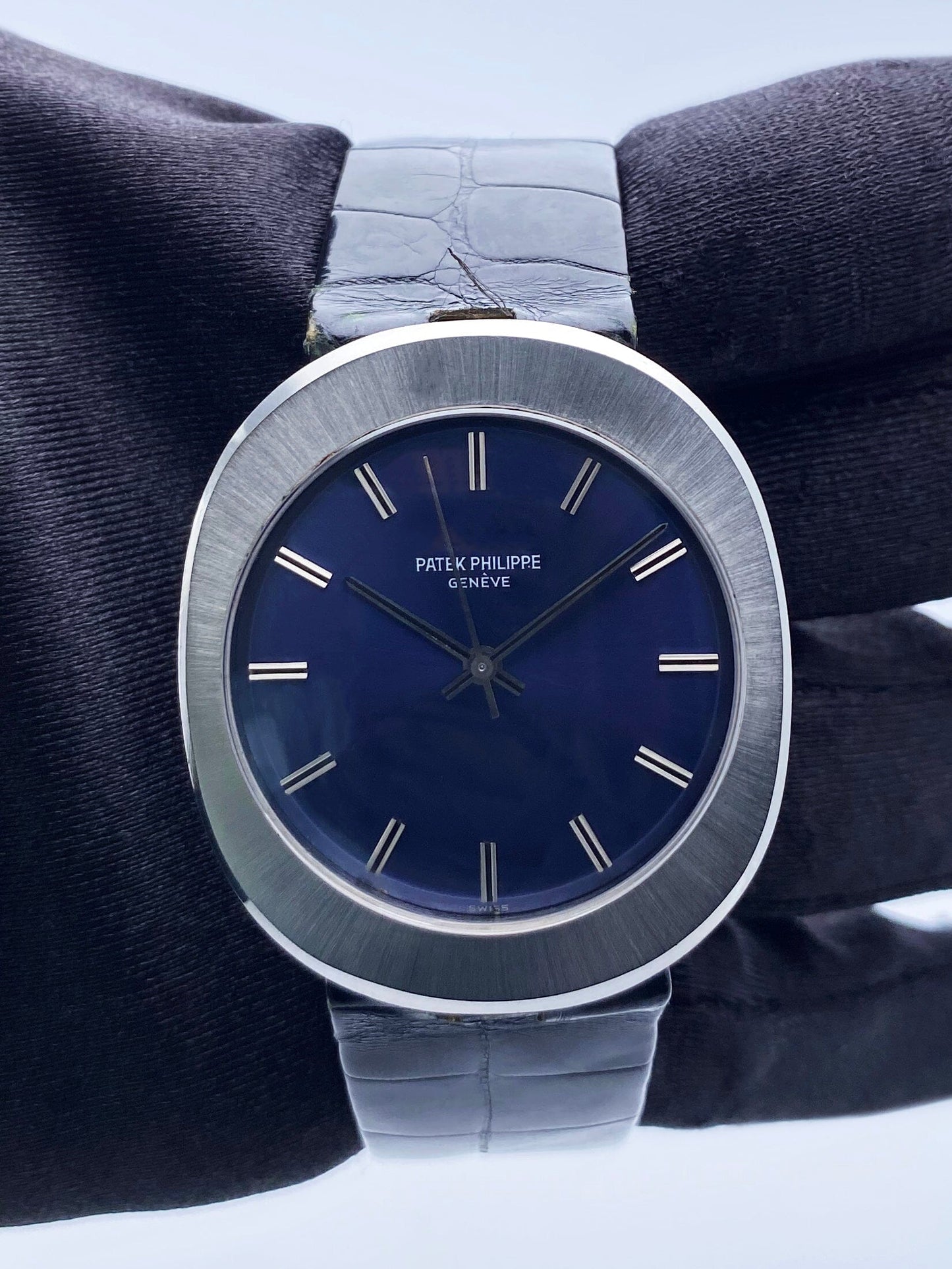 Patek Philippe Vintage 3580 Blue Dial Jumbo "UFO" Watch Box Papers