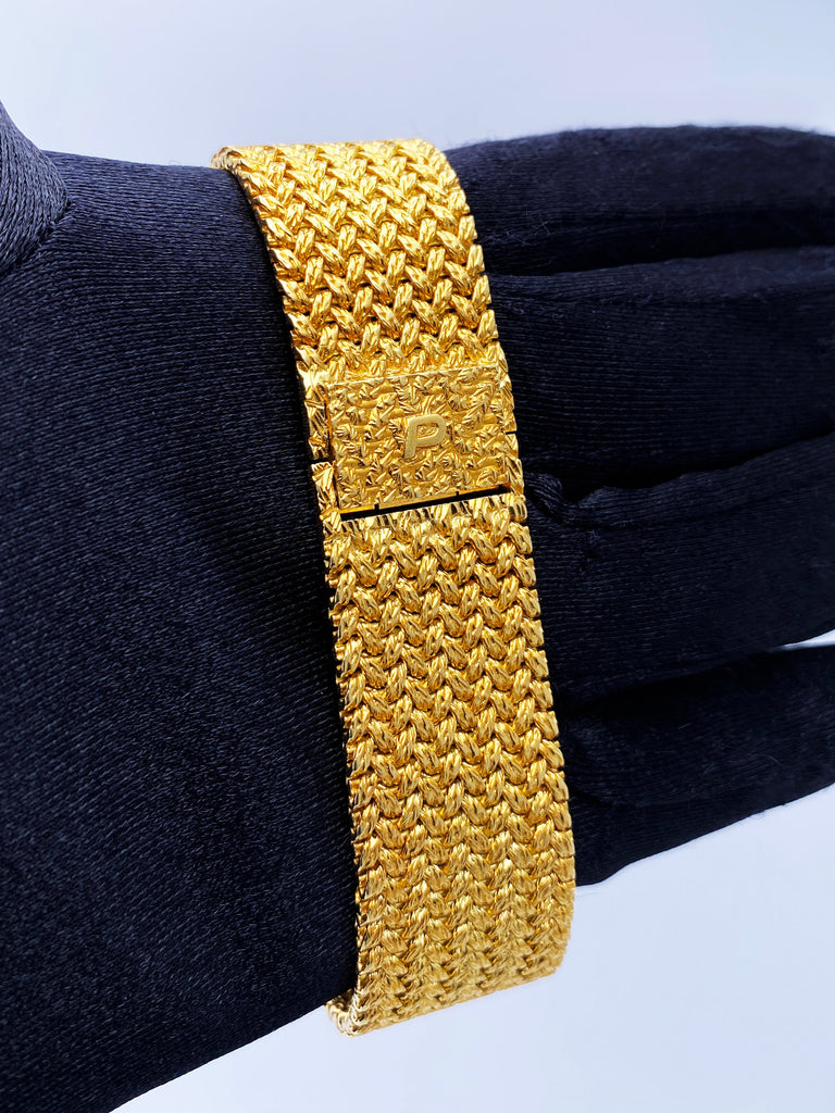 Piaget Classic 9352 D2 Onyx Dial 18K Yellow Gold Ladies Watch Piaget Classic 9352 D2 Onyx Dial 18K Yellow Gold Ladies Watch