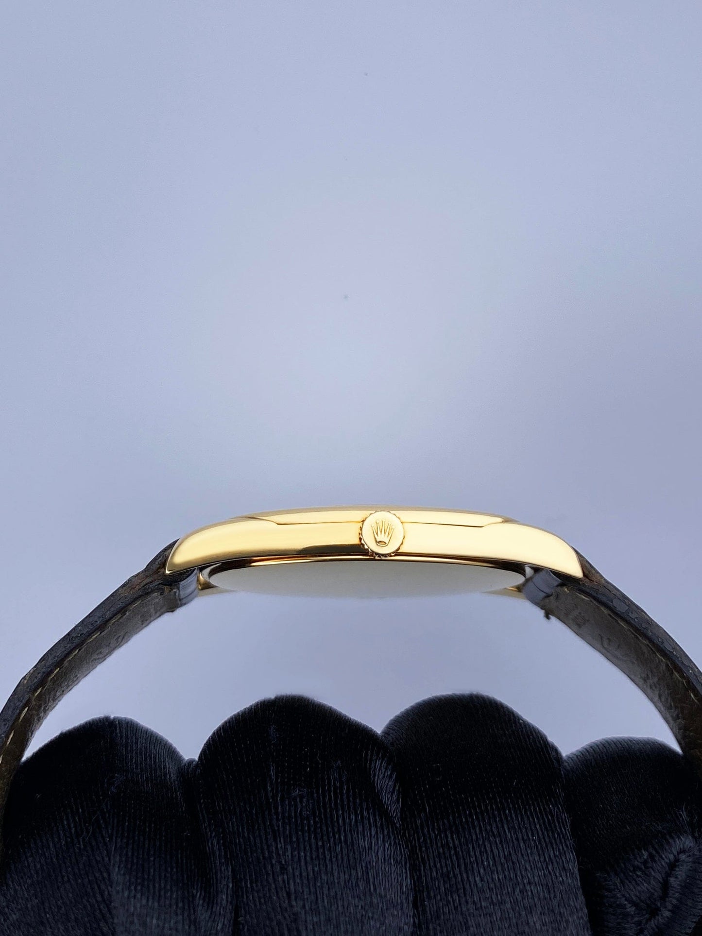 Rolex Cellini Danaos 4233/8 18K Yellow Gold Mens Watch Box Papers