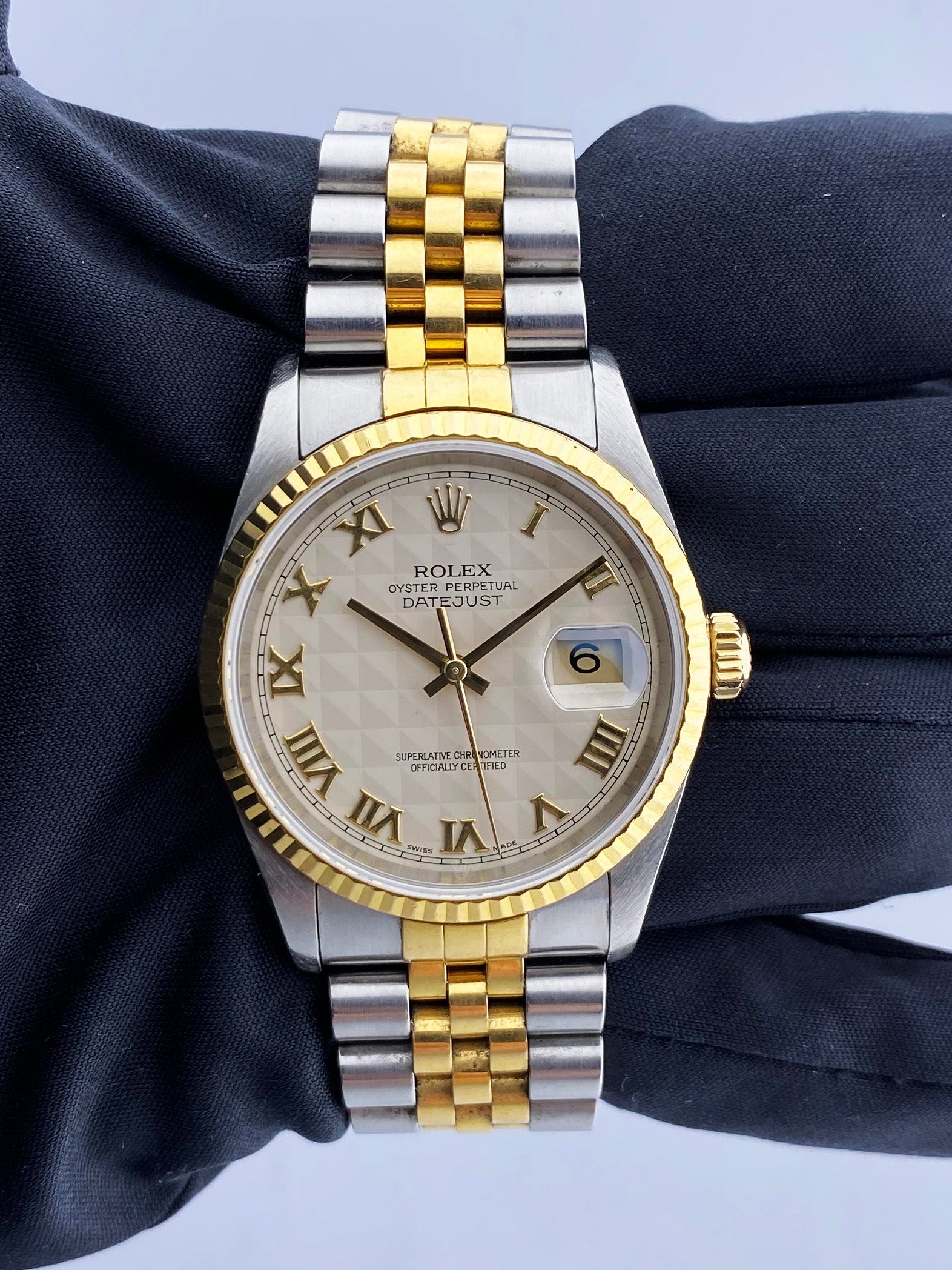 Rolex Datejust 16233 Ivory Pyramid Dial Mens Watch - Wristwatch