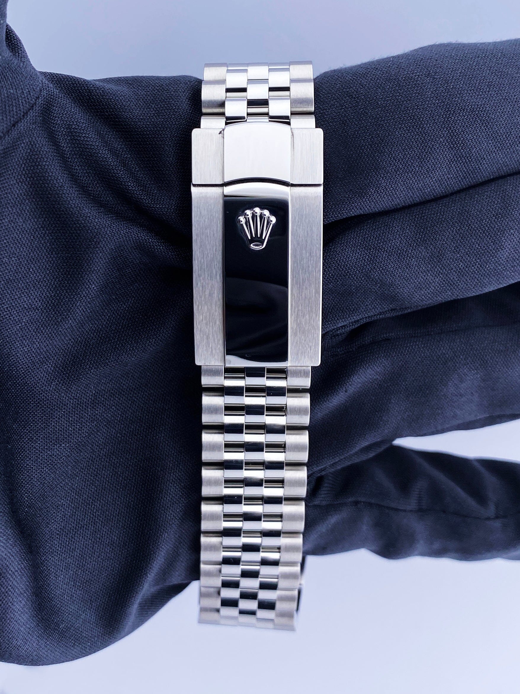 フォクスハンティングのプリント Rolex Datejust 41 126300 Blue Dial Mens Watch Box Papers