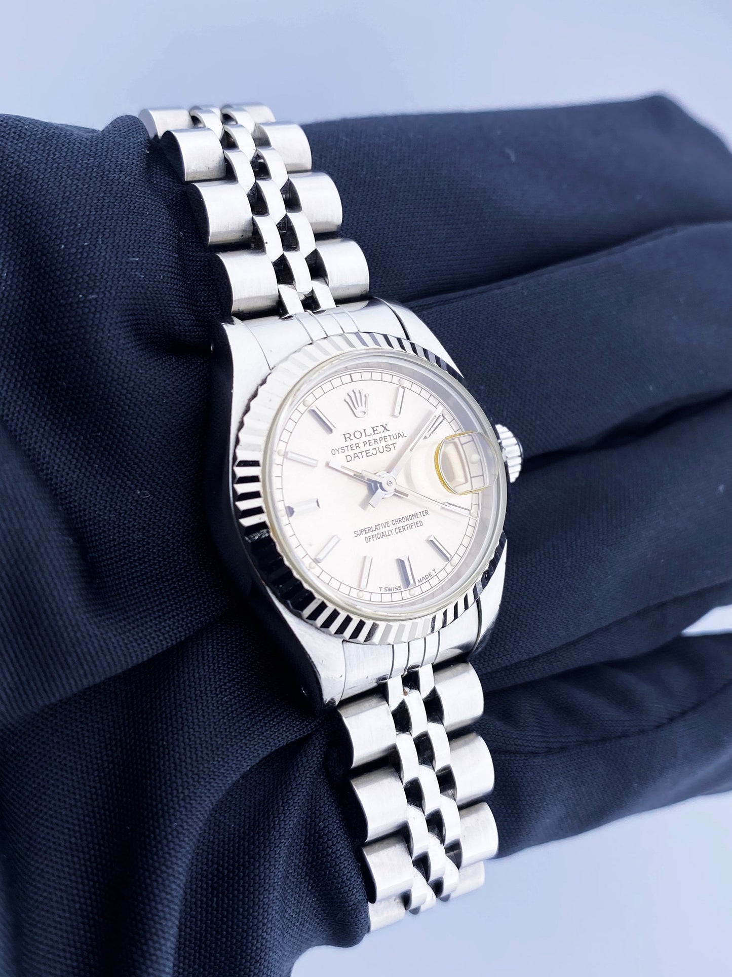 Rolex Datejust 69174 Sliver Dial Ladies Watch Box & Papers - v