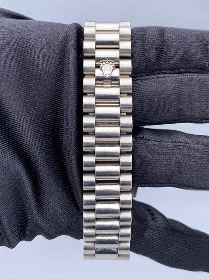 Rolex Day-Date 118209 Diamond 18K White Gold Mens Watch - Wristwatch