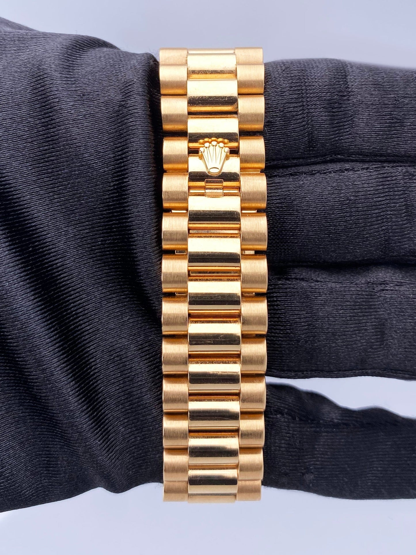 Rolex Day Date 118235 Pink Dial 18k Rose Gold Mens Watch