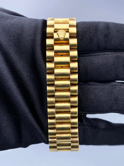 Rolex Day-Date 18038 President White Dial Mens Watch Box Papers