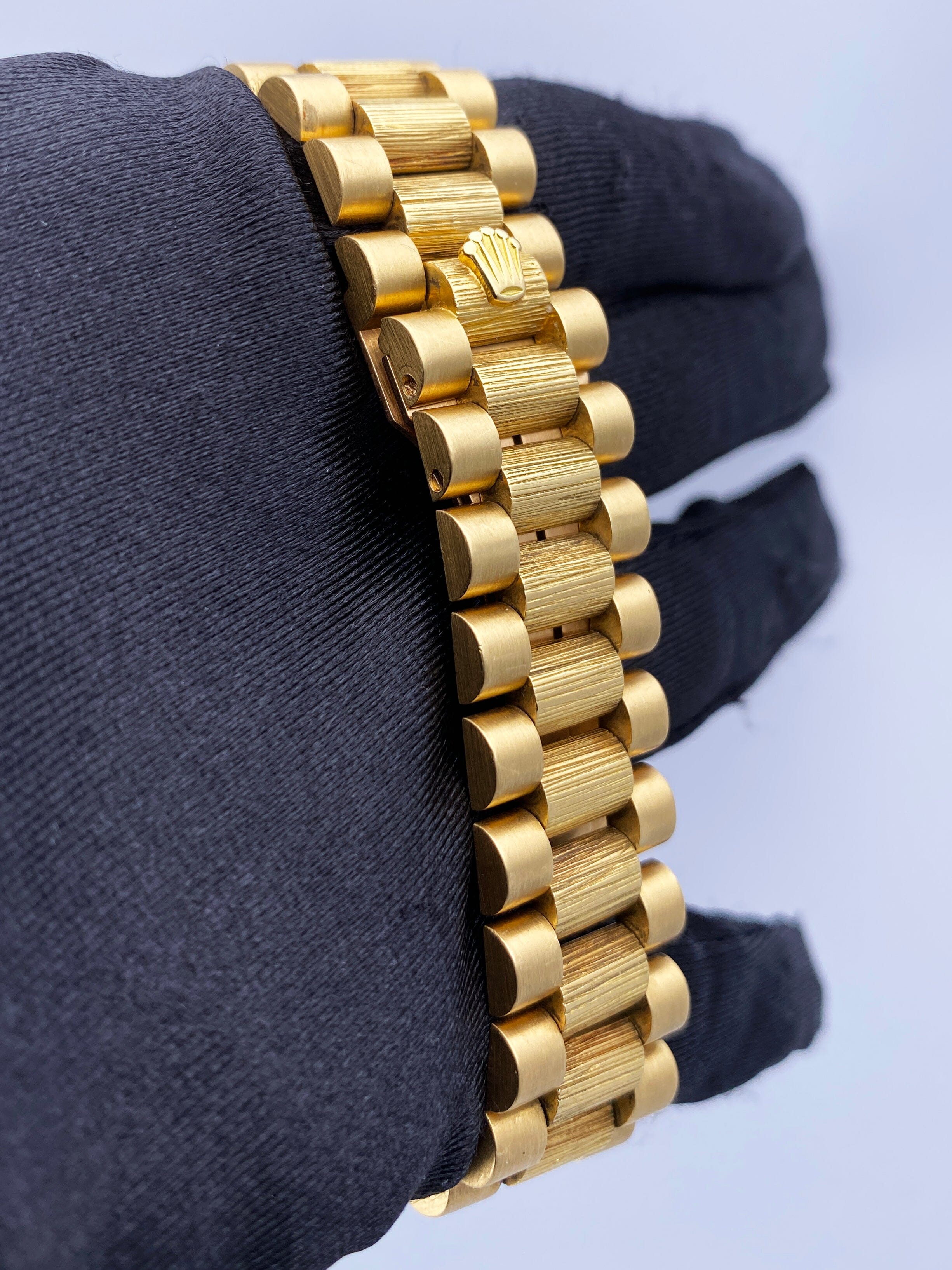 u*n様 d.i.a Rolex Day Date 18078 Brown Vignette Diamond Dial Yellow – Phigora