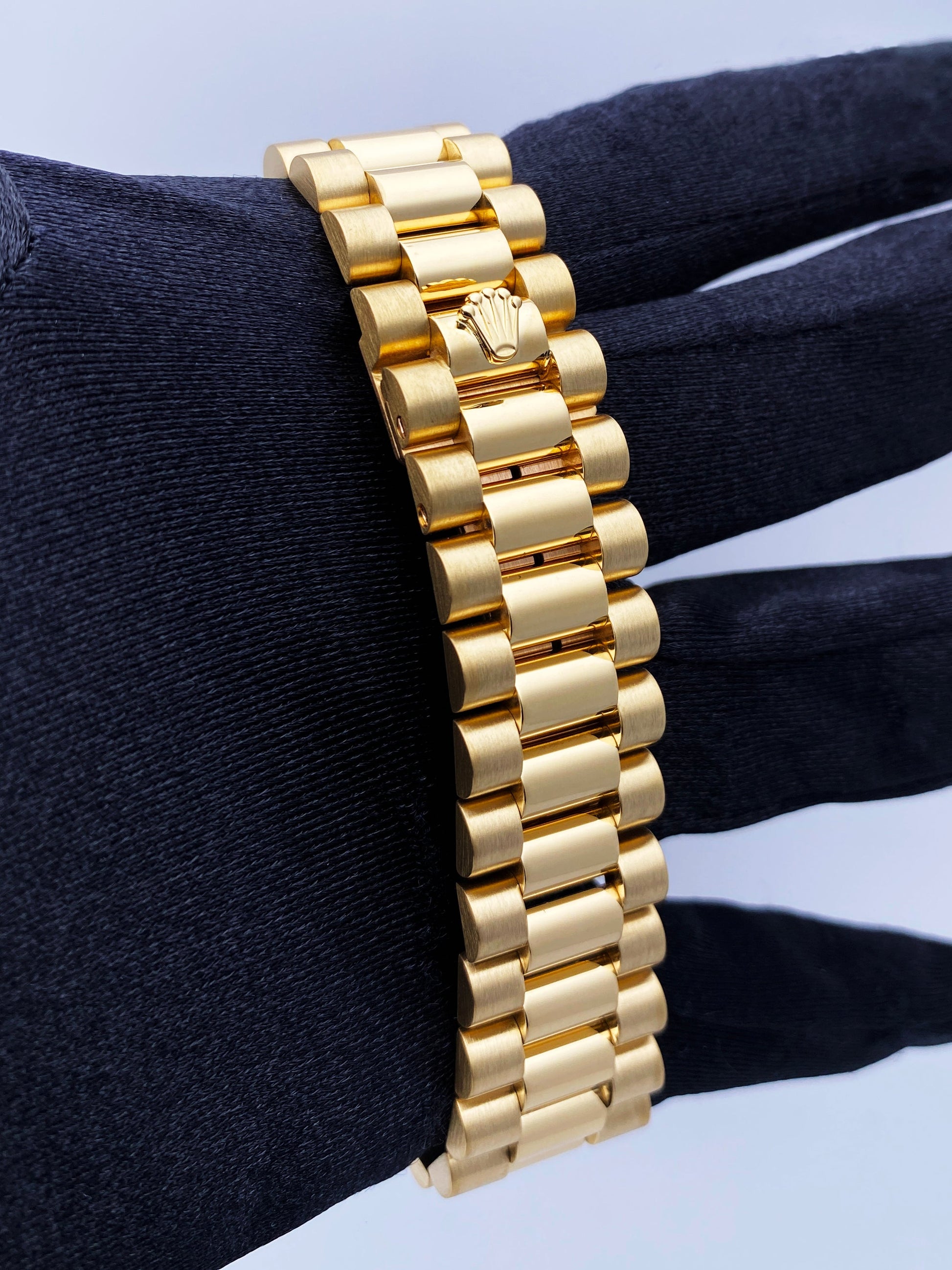 Rolex Day Date 18238 18K Yellow Gold Mens Watch Box Papers