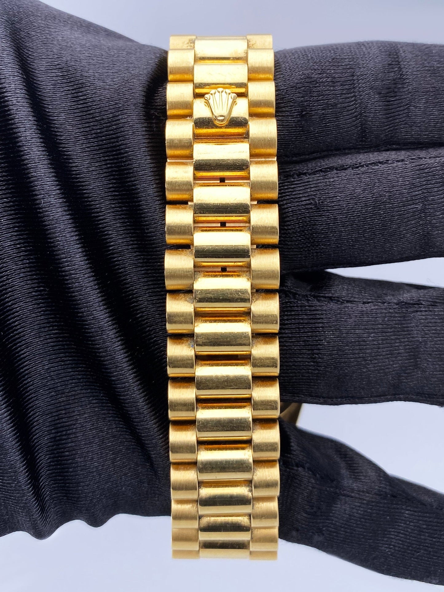 Rolex Day Date 18238 Diamond Champange Dial Mens Watch