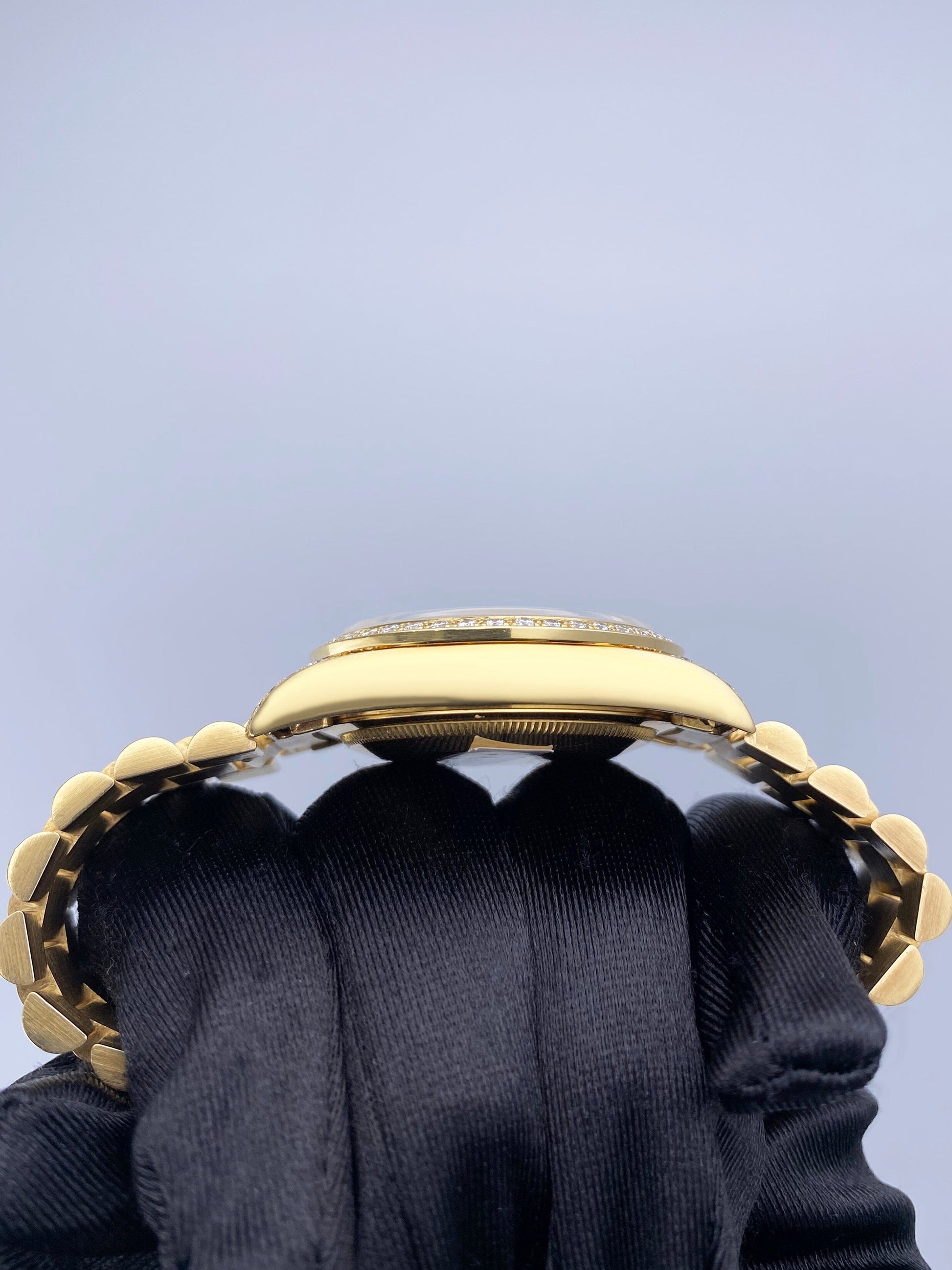 Rolex Day-Date 18388 Diamond 18K Yellow Gold Mens Watch