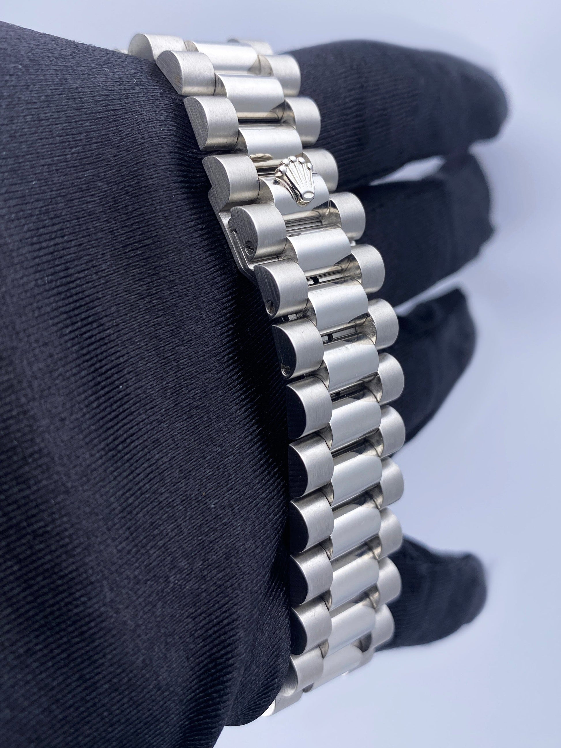 Rolex Day-Date President 18346 Platinum Diamond Mens Watch