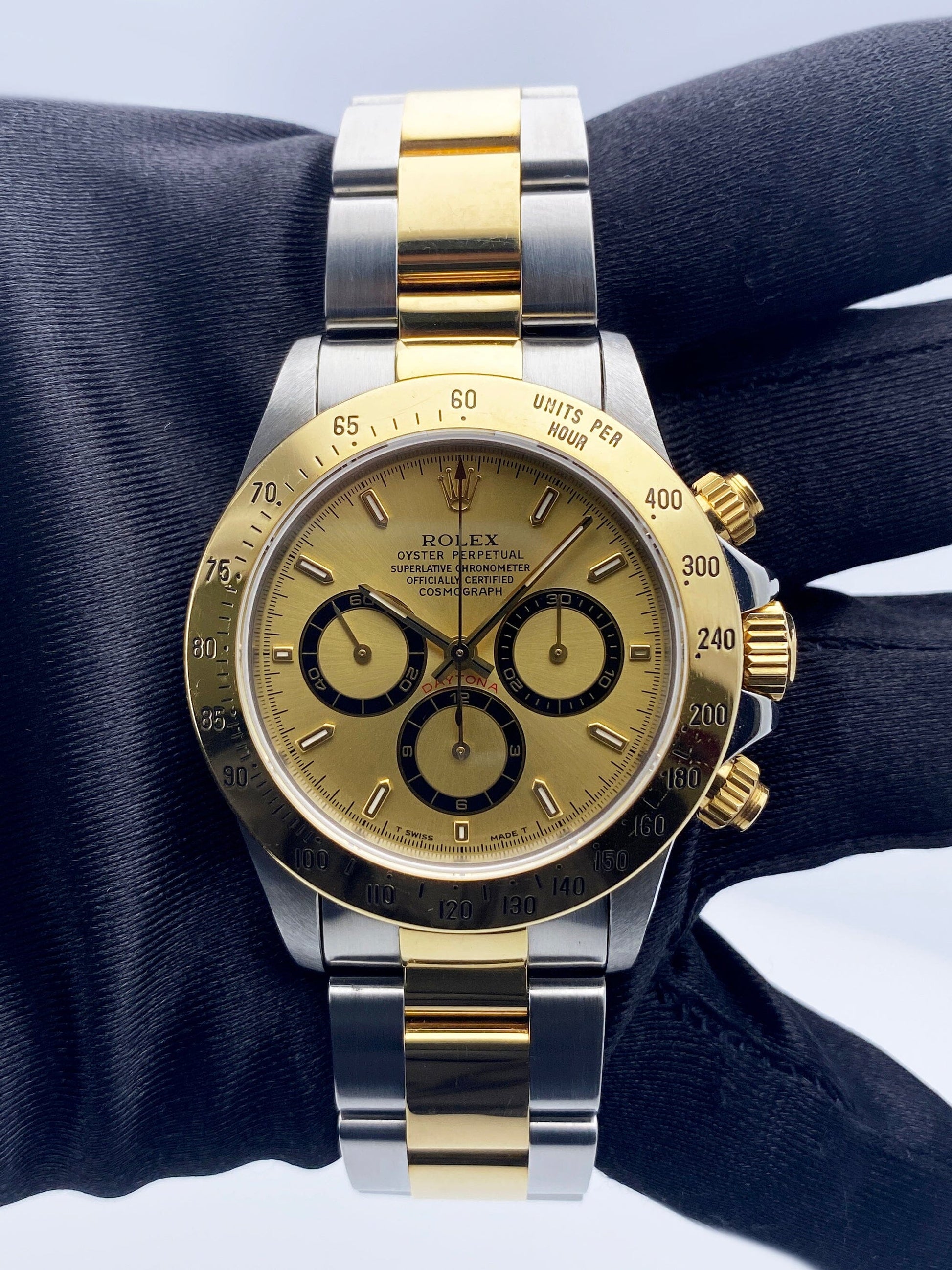 Rolex Daytona 16523 Champagne Dial Mens Watch Box Papers