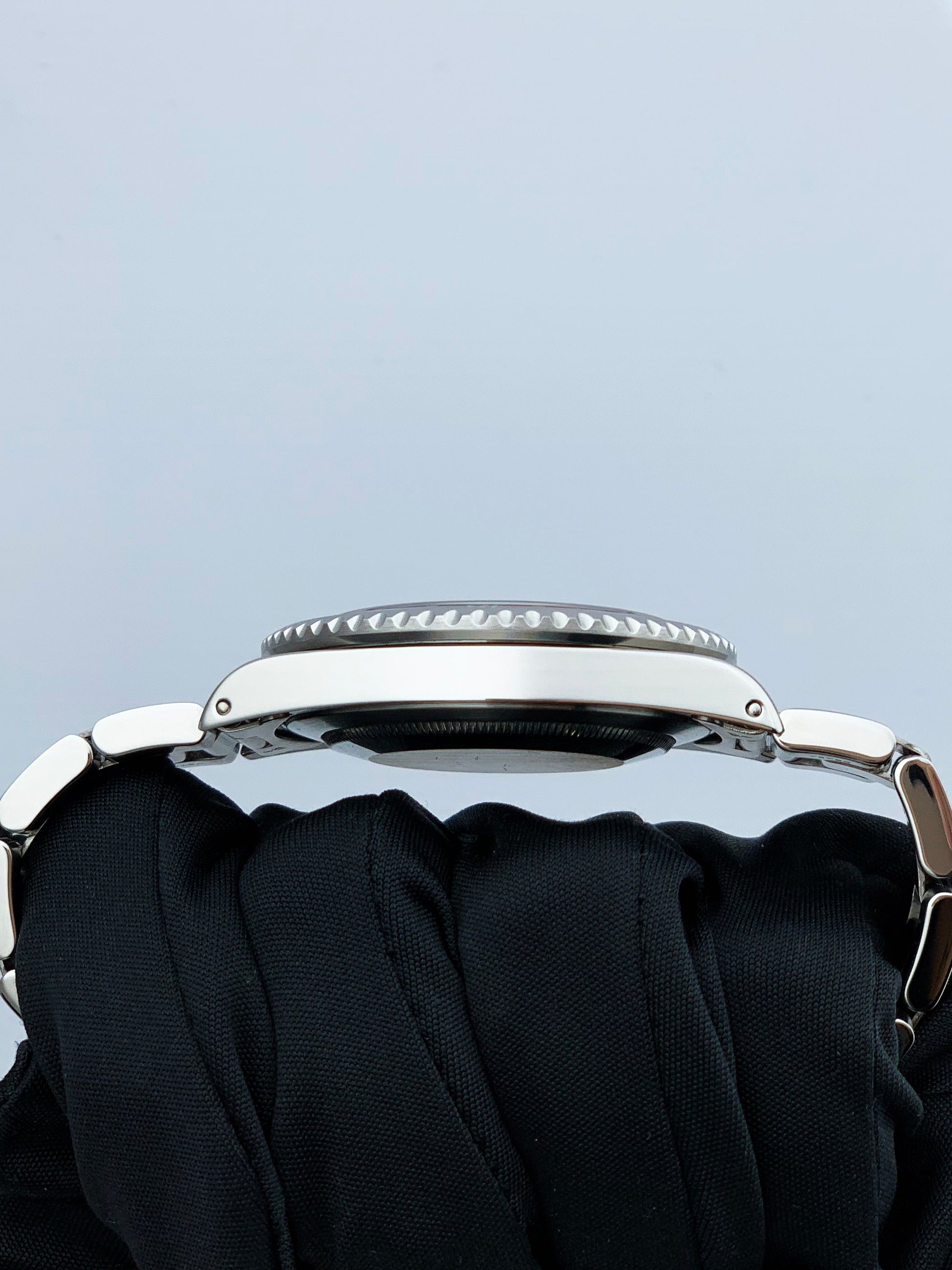 Rolex GMT Master 16700 Pepsi Bezel Mens Watch