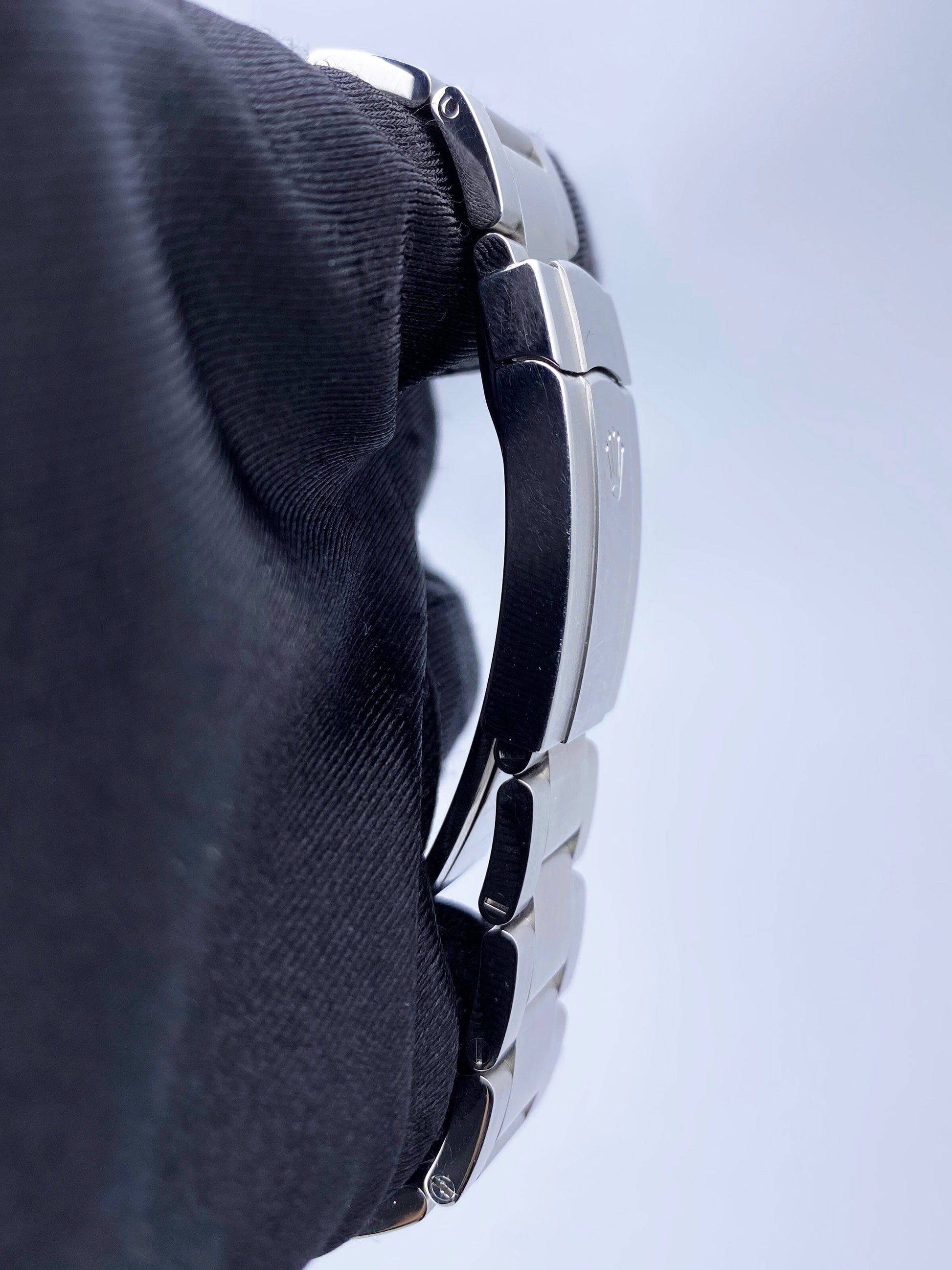 Rolex Oyster Perpetual 114300 Red Grape Dial Mens Watch Box Papers