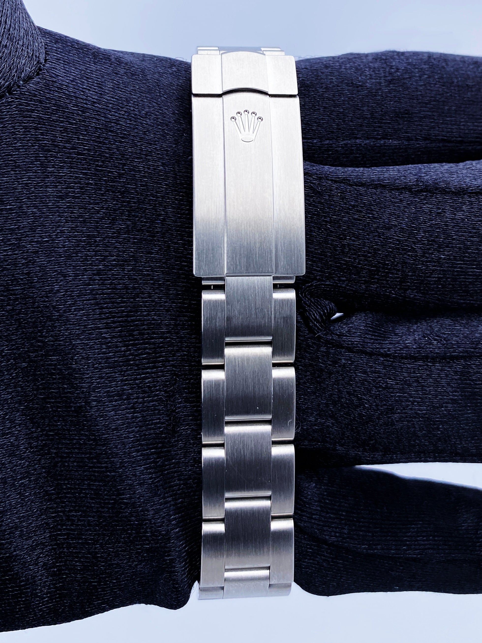 Rolex Oyster Perpetual 276200 Black Dial Ladies Watch Box – Phigora