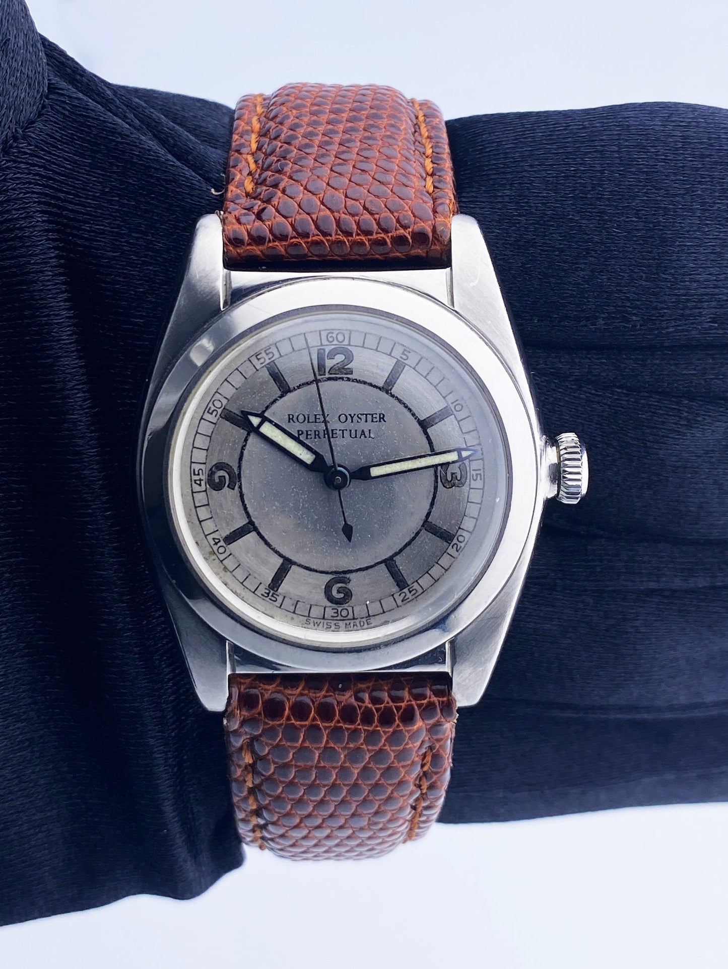 Rolex Oyster Perpetual 2940 Bubbleback Mens Watch - Virtual