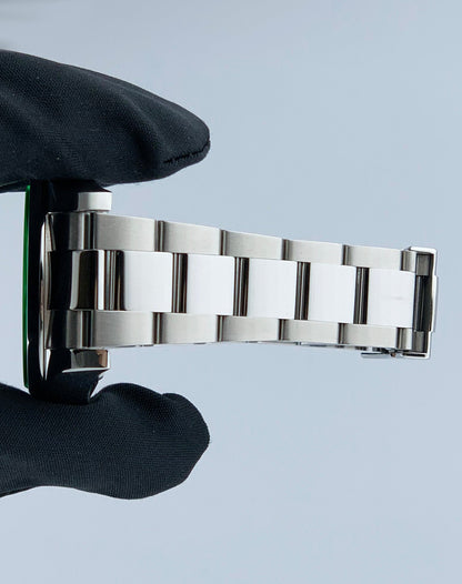 Rolex Oyster Perpetual Milgauss 116400 Mens Watch - Wristwatch