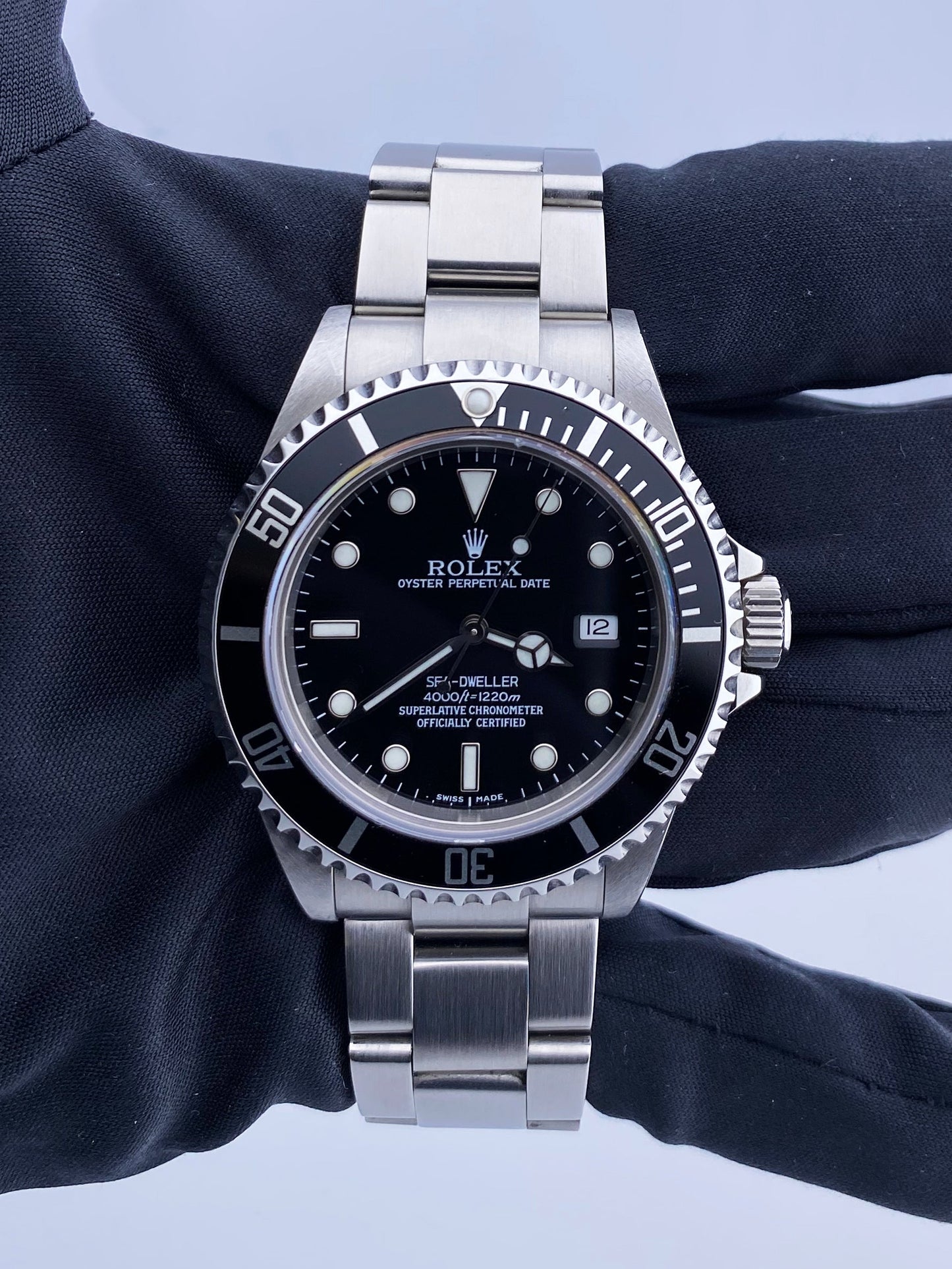 Rolex Oyster Perpetual Sea-Dweller 16610 Mens Watch Box & Papers
