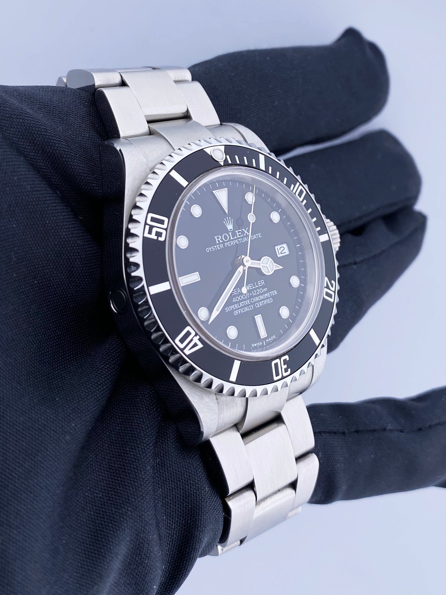 Rolex Oyster Perpetual Sea-Dweller 16610 Mens Watch Box & Papers