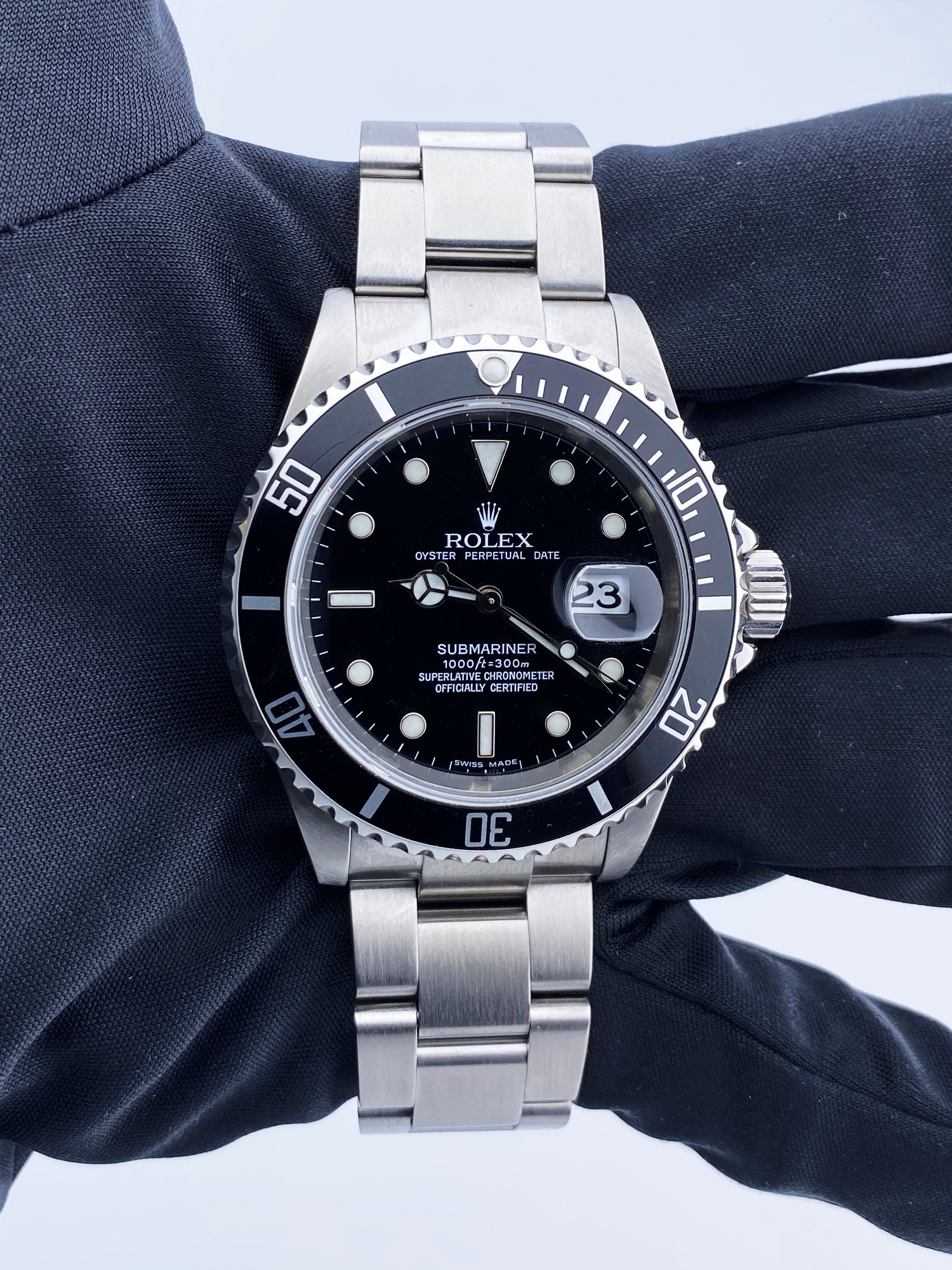 Rolex Oyster Perpetual Submariner 16610 Mens Watch