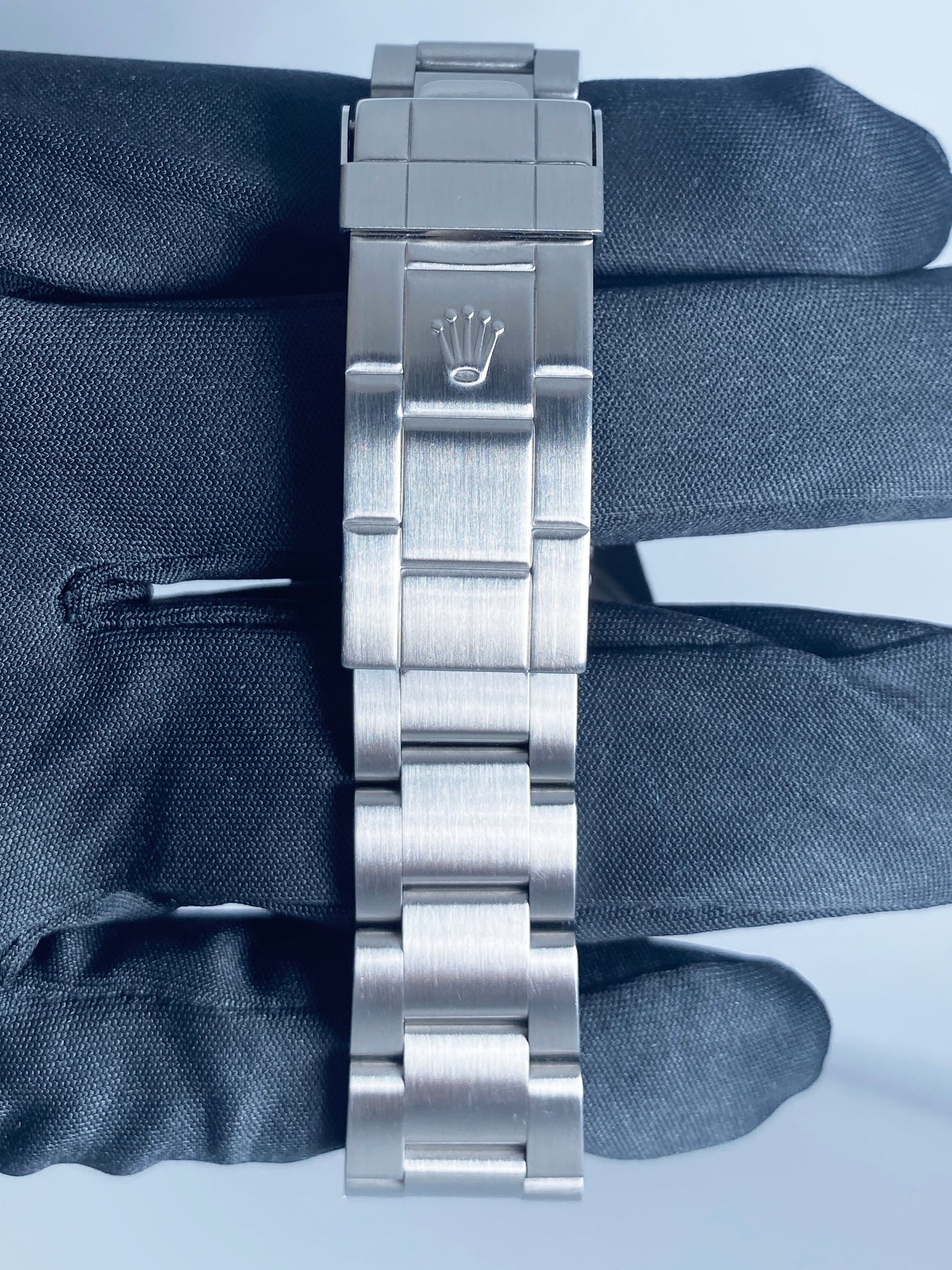 Rolex Oyster Perpetual Submariner 16610 Mens Watch Box & Papers